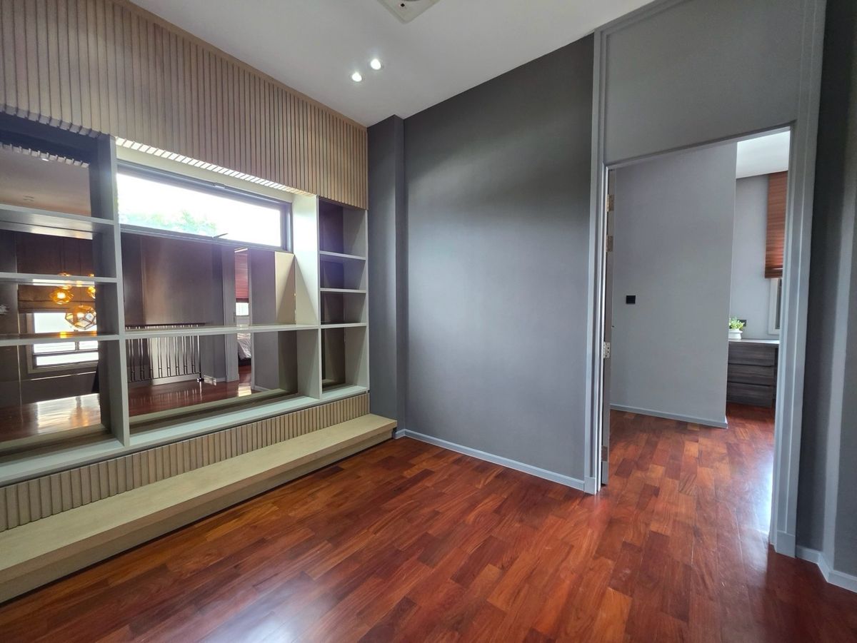 HousePattanakan, Srinakarin : For sale / #for rent — Grand Bangkok Boulevard Rama 9 Flagship Residence, the most potential location on Krungthep Kreetha Road — only 50 meters from Wellington College Bangkok.