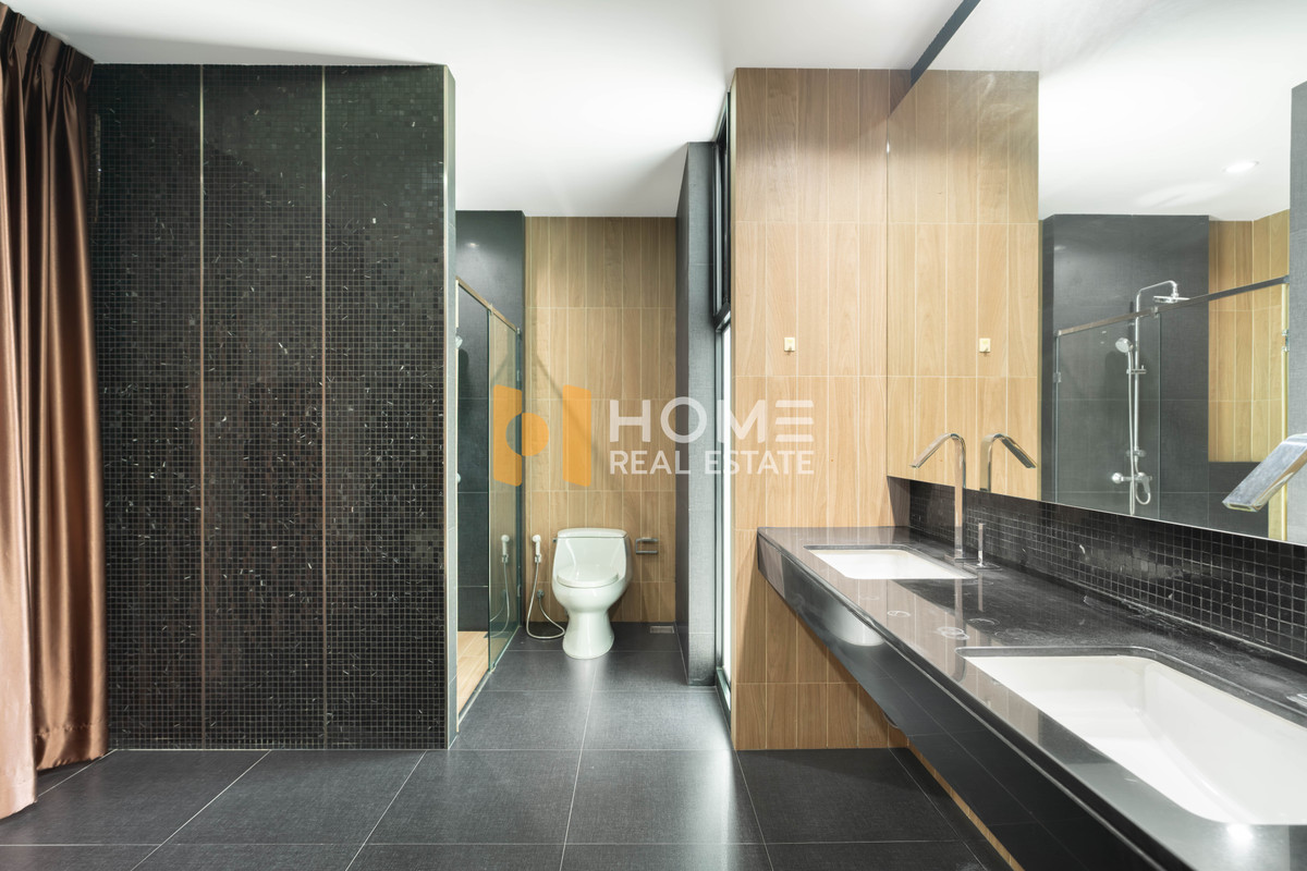 ขายบ้านลาดกระบัง สุวรรณภูมิ : บ้านหลังใหญ่ พื้นที่ใช้สอยจุใจ ✨ บ้านเดี่ยว เนอวานา บียอนด์ ศรีนครินทร์ / 4 ห้องนอน (ขาย), Nirvana Beyond Srinakarin / Detached House 4 Bedrooms (FOR SALE) FON141