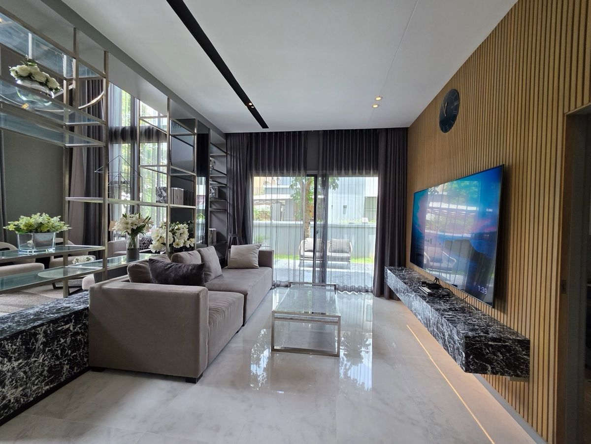 HousePattanakan, Srinakarin : For sale / #for rent — Grand Bangkok Boulevard Rama 9 Flagship Residence, the most potential location on Krungthep Kreetha Road — only 50 meters from Wellington College Bangkok.