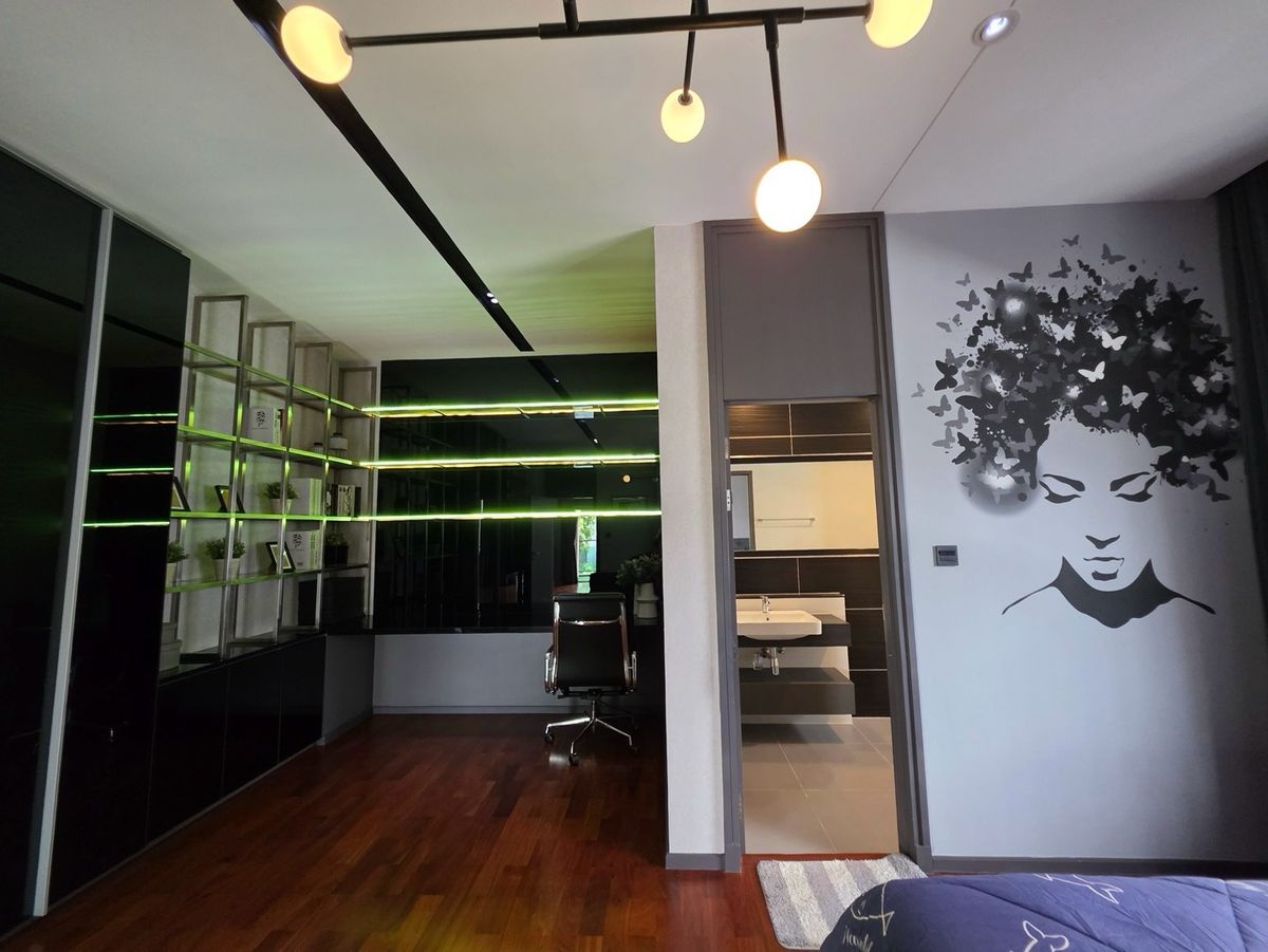 HousePattanakan, Srinakarin : For sale / #for rent — Grand Bangkok Boulevard Rama 9 Flagship Residence, the most potential location on Krungthep Kreetha Road — only 50 meters from Wellington College Bangkok.