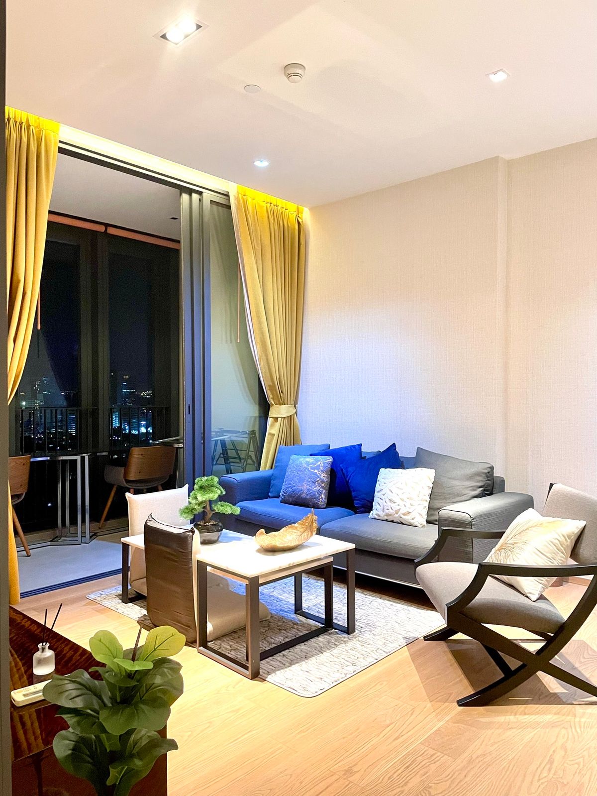ให้เช่าคอนโดสุขุมวิท อโศก ทองหล่อ : (for rent) BEATNIQ สุขุมวิท 32 ใกล้รถไฟฟ้า BTS ทองหล่อ