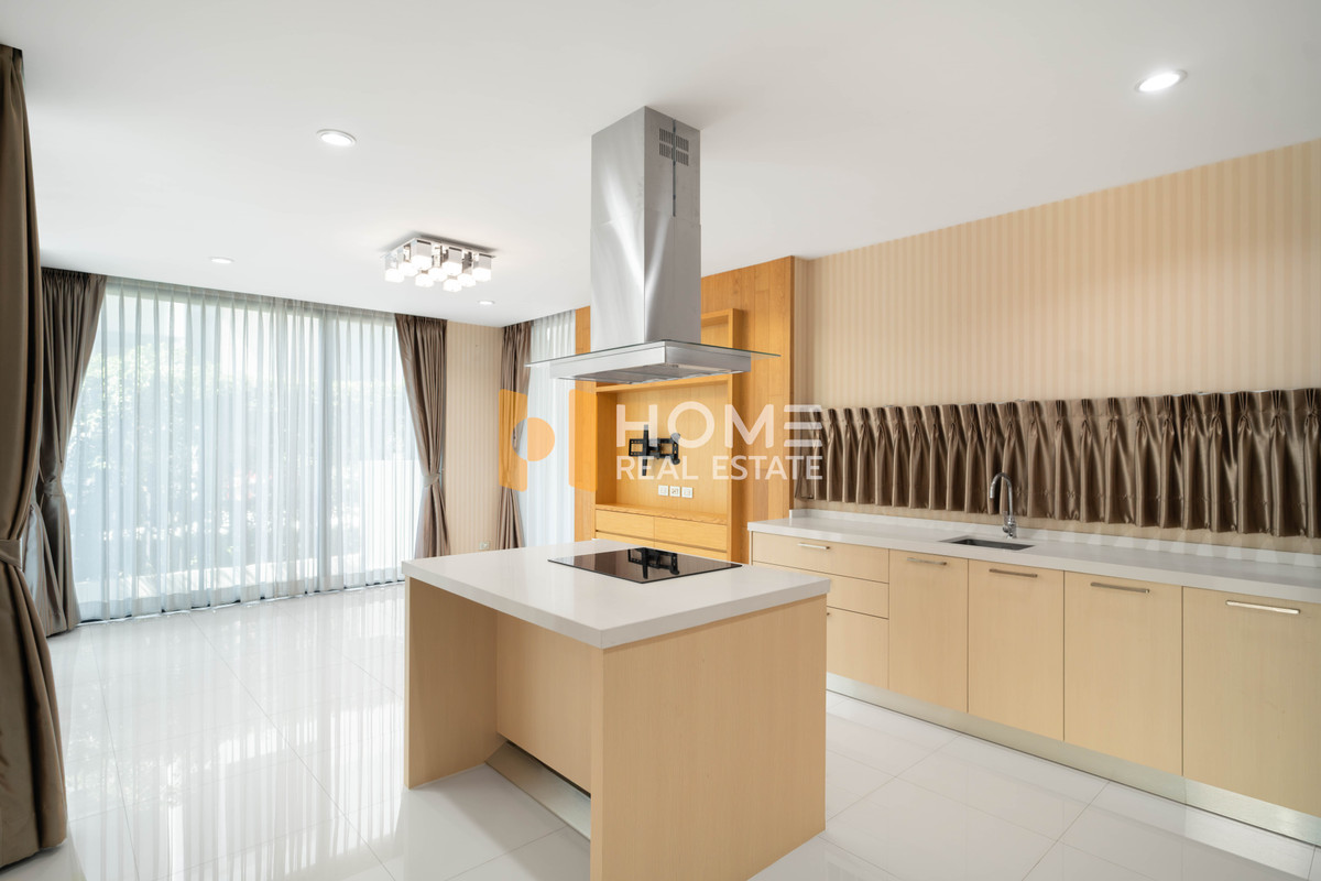 ขายบ้านลาดกระบัง สุวรรณภูมิ : บ้านหลังใหญ่ พื้นที่ใช้สอยจุใจ ✨ บ้านเดี่ยว เนอวานา บียอนด์ ศรีนครินทร์ / 4 ห้องนอน (ขาย), Nirvana Beyond Srinakarin / Detached House 4 Bedrooms (FOR SALE) FON141