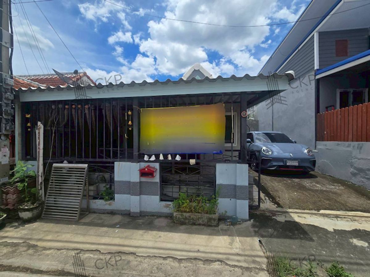 For SaleHouseLadkrabang, Suwannaphum Airport : Single-storey detached house with roof terrace and private parking, sold as is, convenient transportation, Lat Krabang area.