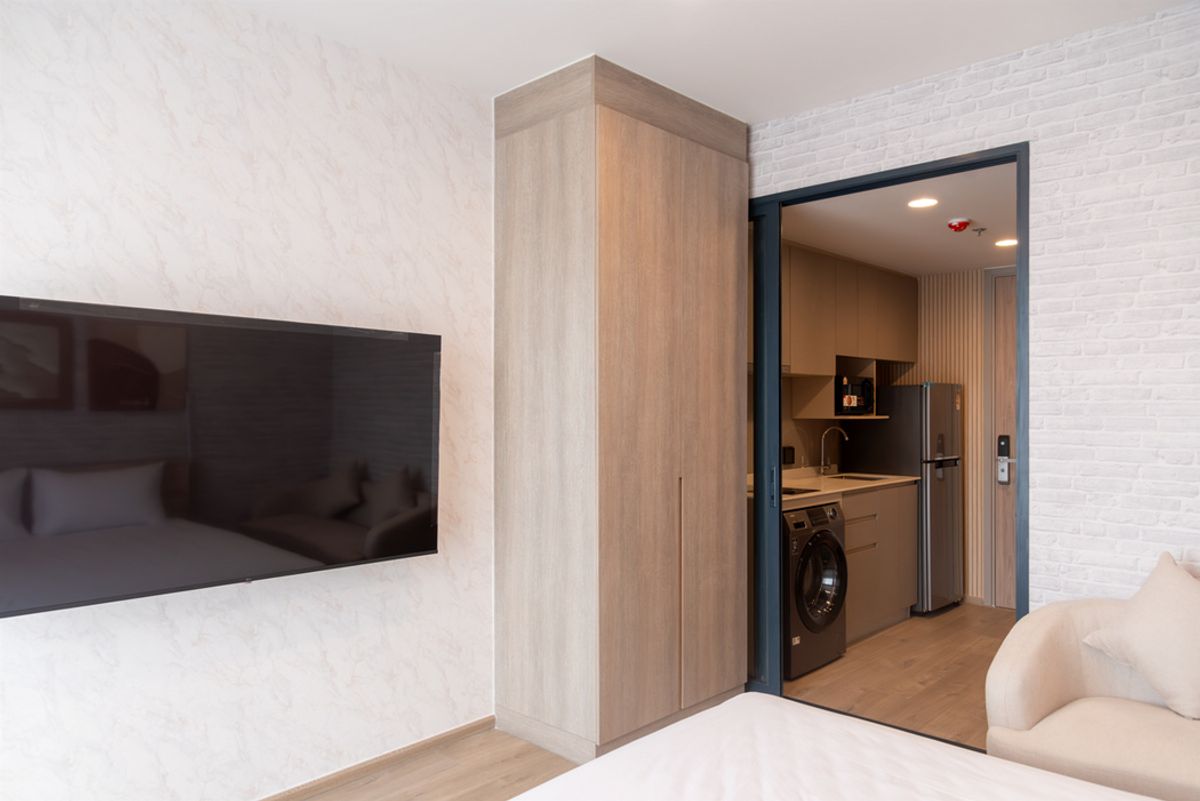 ให้เช่าคอนโดคลองเตย กล้วยน้ำไท : สอบถามโทร : 096-256-5559 Luxury Condo The Crown Residences ติดศูนย์การค้า One Bangkok 25.3 ตารางเมตร 1 ห้องนอน ห้องใหม่พร้อมอยู่ ตกแต่งครบ