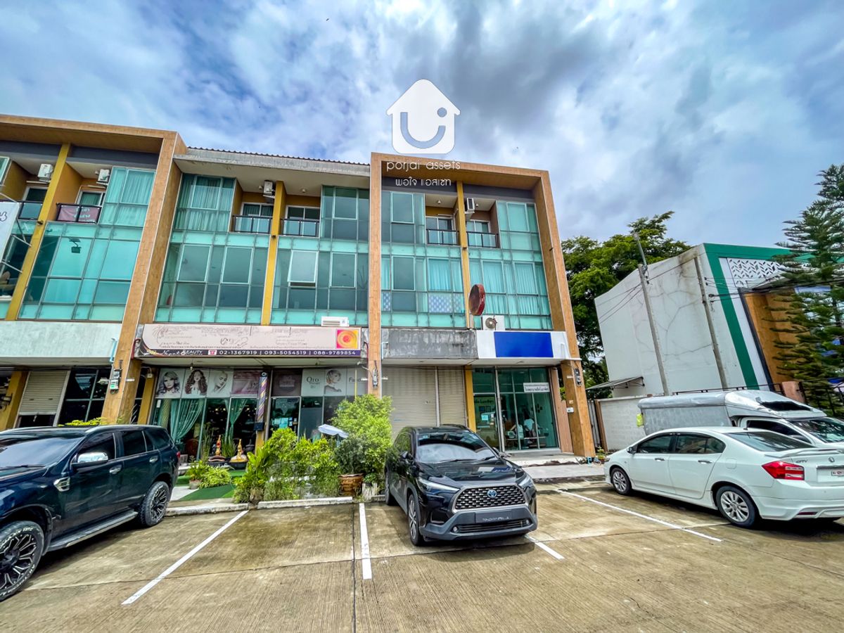 ขายโฮมออฟฟิศมีนบุรี-ร่มเกล้า : 📣 ขายด่วน! โฮมออฟฟิศ 3.5 ชั้น ทรีโอ ร่มเกล้า (Trio Romklao) อาคารพาณิชย์-โฮมออฟฟิศ ติดถนนใหญ่ ใกล้สนามบินสุวรรณภูมิ
