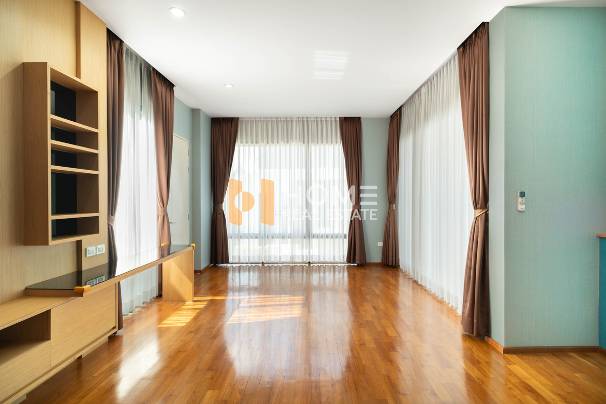 ขายบ้านลาดกระบัง สุวรรณภูมิ : บ้านหลังใหญ่ พื้นที่ใช้สอยจุใจ ✨ บ้านเดี่ยว เนอวานา บียอนด์ ศรีนครินทร์ / 4 ห้องนอน (ขาย), Nirvana Beyond Srinakarin / Detached House 4 Bedrooms (FOR SALE) FON141