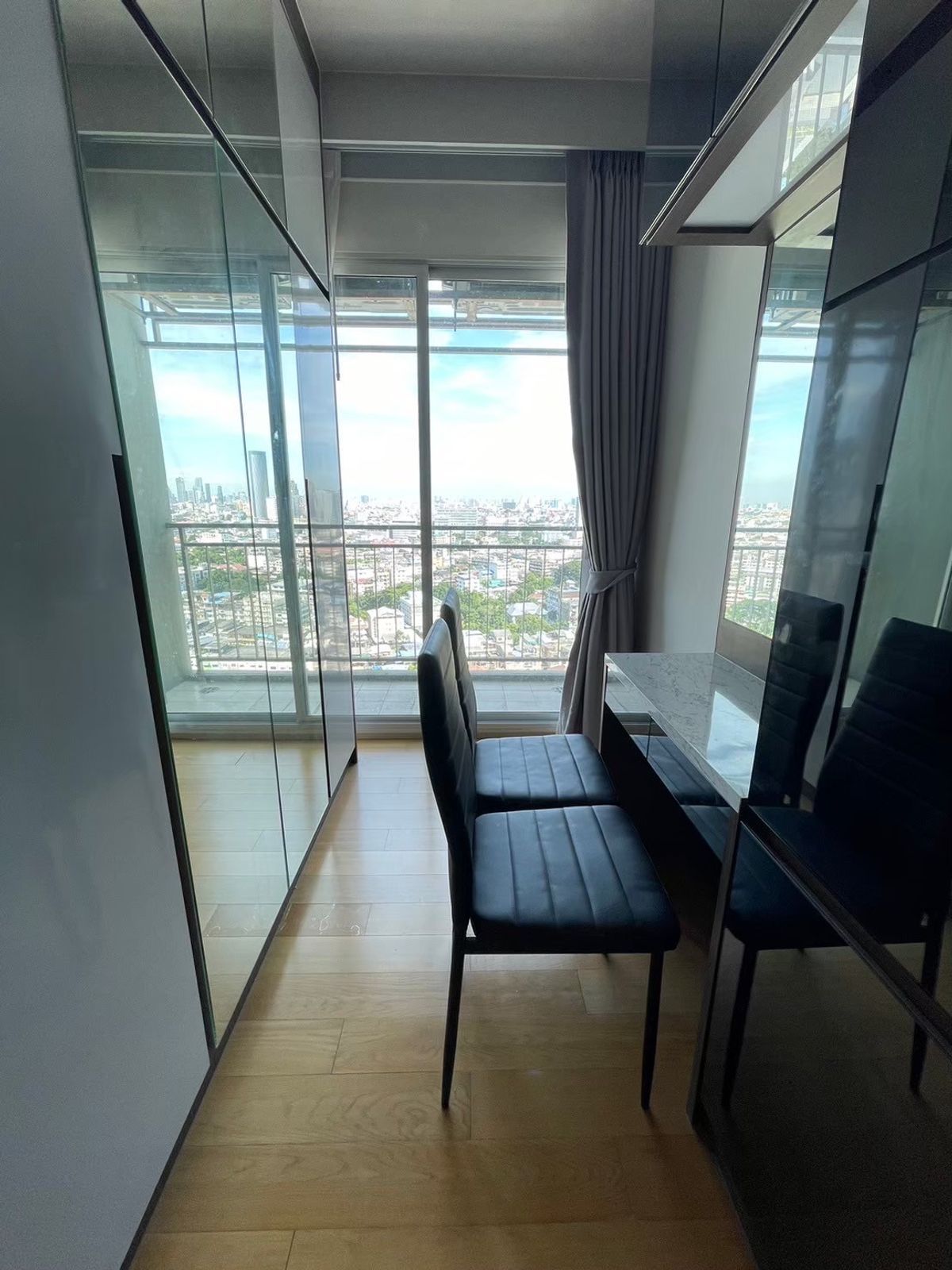 For RentCondoWongwianyai, Charoennakor : For rent ✨ Hive Sathorn ✨ 2 bedrooms, 2 bathrooms, fully furnished and equipped, near BTS Krung Thonburi
