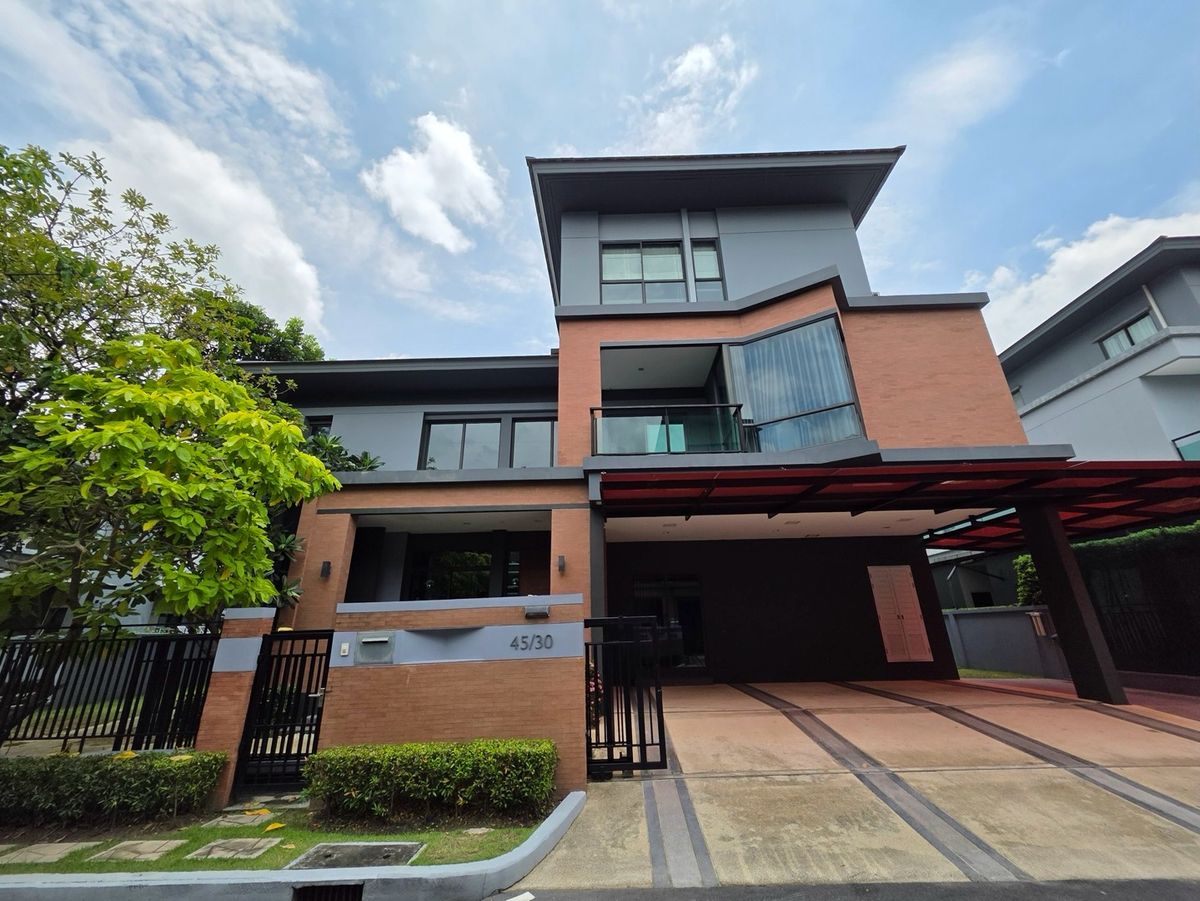 HousePattanakan, Srinakarin : For sale / #for rent — Grand Bangkok Boulevard Rama 9 Flagship Residence, the most potential location on Krungthep Kreetha Road — only 50 meters from Wellington College Bangkok.