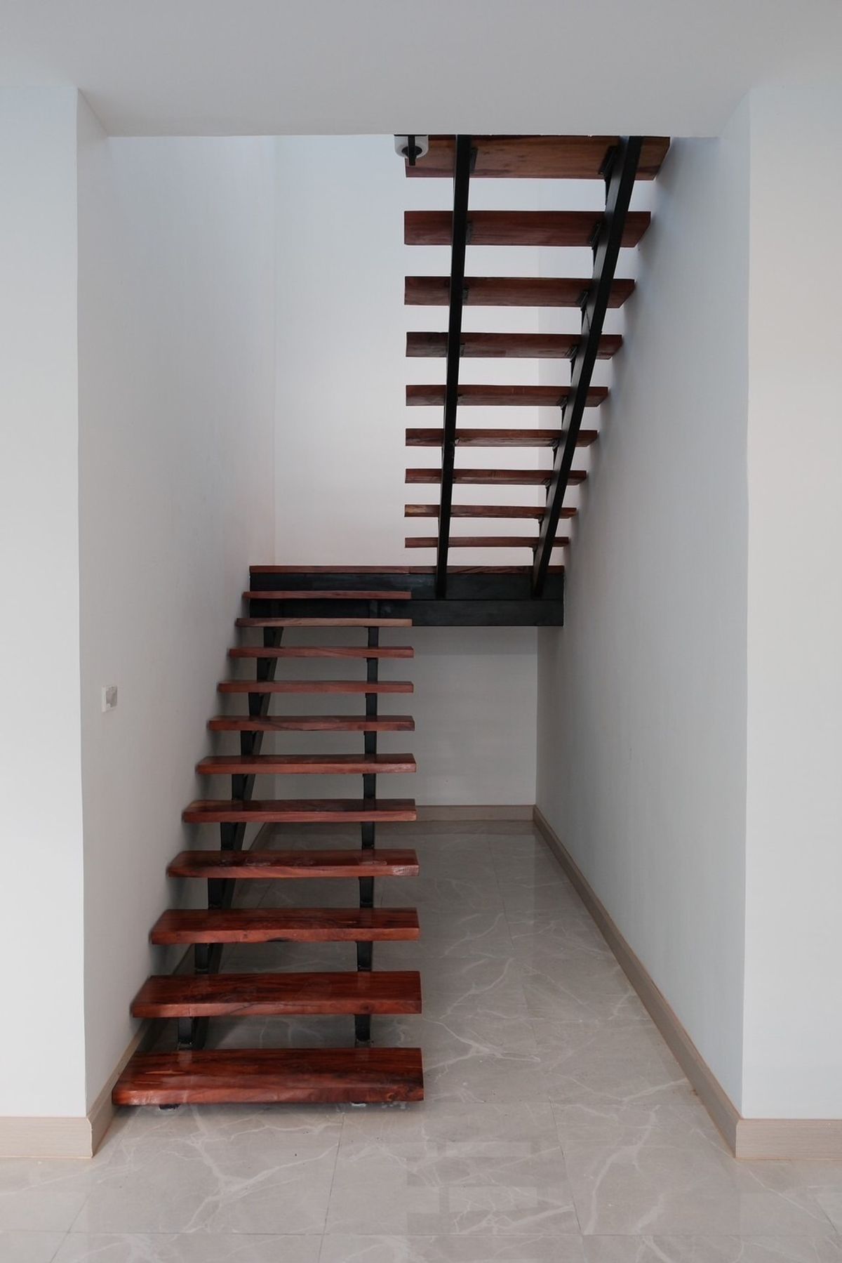 ขายปทุมธานี รังสิต ธรรมศาสตร์ : ขายหมู่บ้านเมืองเอก บ้านเดี่ยวพูลวิลล่า 105 ตรว. ในโครงการเมืองเอก มหาวิทยาลัยรังสิต ปลูกสร้างเอง ด้วยวัสดุ คุณภาพสูงพร้อมสระว่ายน้ำส่วนตัว  