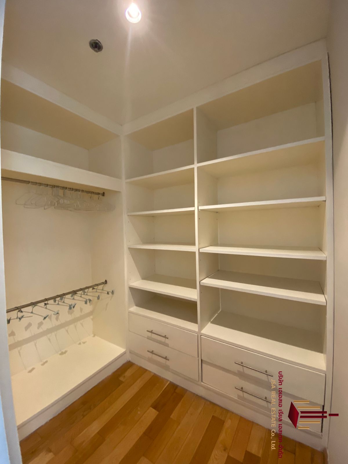 ให้เช่าคอนโดสุขุมวิท อโศก ทองหล่อ : ✨ For Rent: The Emporio Place  Condo ✨ 💰 Only 65,000 THB/month