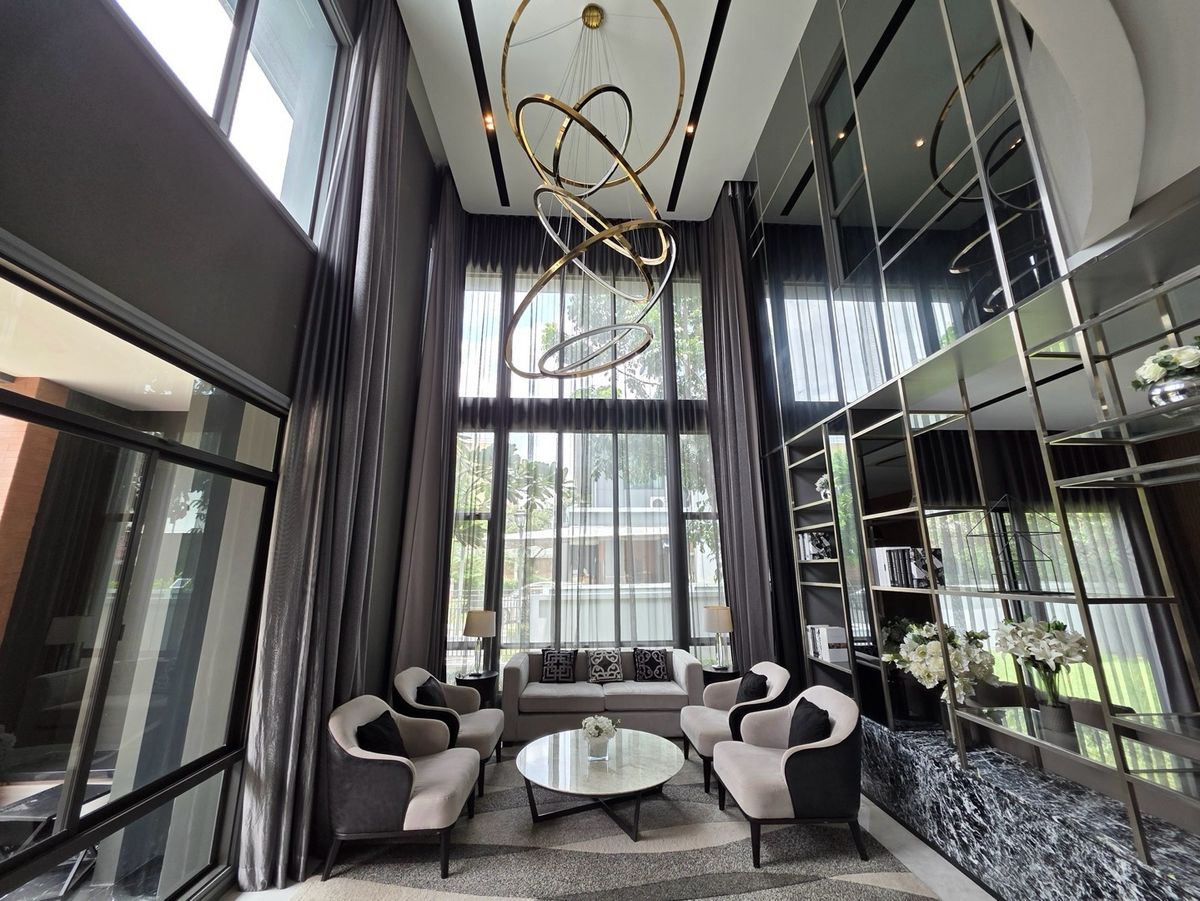 HousePattanakan, Srinakarin : For sale / #for rent — Grand Bangkok Boulevard Rama 9 Flagship Residence, the most potential location on Krungthep Kreetha Road — only 50 meters from Wellington College Bangkok.