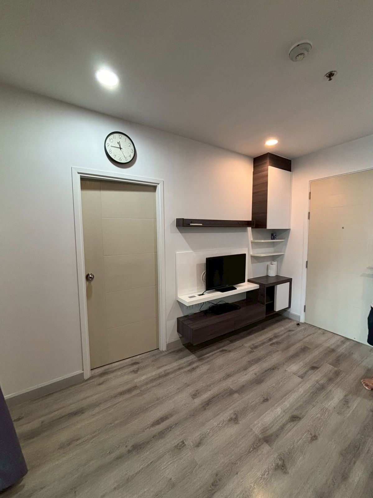 ให้เช่าคอนโดสาทร นราธิวาส : ให้เช่า 1 ห้องนอน เฟอร์ครบ พร้อมอยู่! Rent 1 Bedroom Fully Furnished Available now!