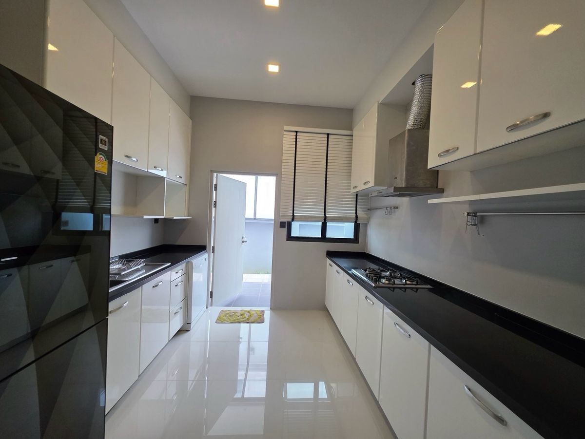 HousePattanakan, Srinakarin : For sale / #for rent — Grand Bangkok Boulevard Rama 9 Flagship Residence, the most potential location on Krungthep Kreetha Road — only 50 meters from Wellington College Bangkok.