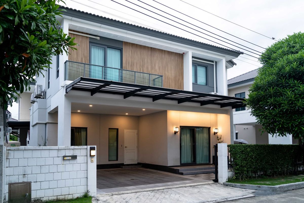 ให้เช่าบ้านลาดกระบัง สุวรรณภูมิ : ให้เช่าบ้านเดี่ยว Centro อ่อนนุช–สุวรรณภูมิ ตกแต่งสวย ใกล้สนามบินสุวรรณภูมิ