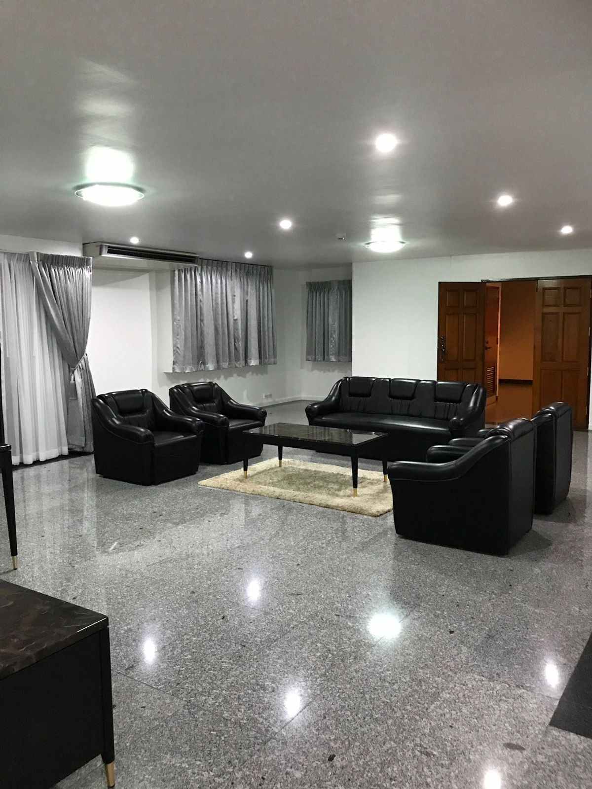 For RentCondoSukhumvit, Asoke, Thonglor : 👉 Condo for RENT & SALE @LIBERTY PARK in Asoke Area, Huge Unit Availble Right now!!! 💥
