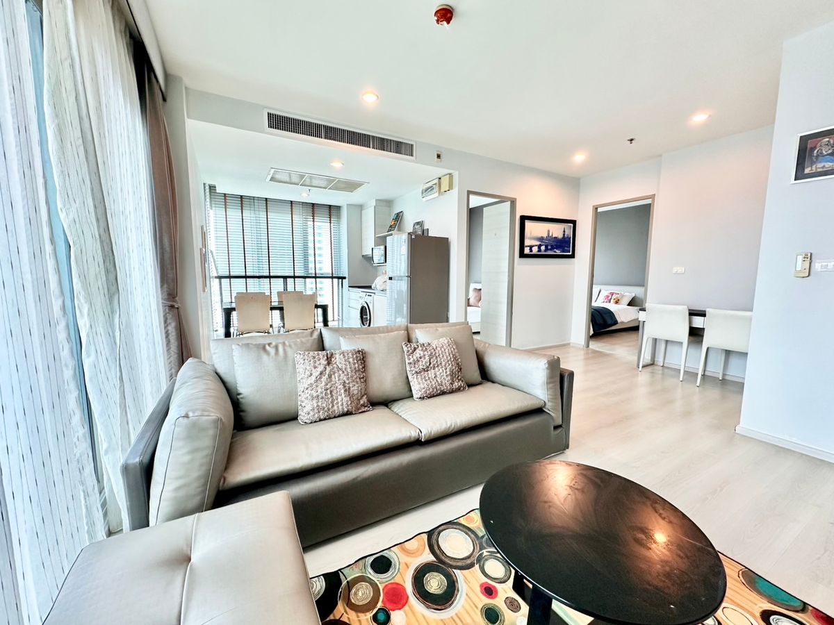 For RentCondoRatchadapisek, Huaikwang, Suttisan : Life Ratchadaphisek Building A, Floor 21, Unit No. 279/213, furniture with beautiful rooms, city views near MRT Huai Khwang