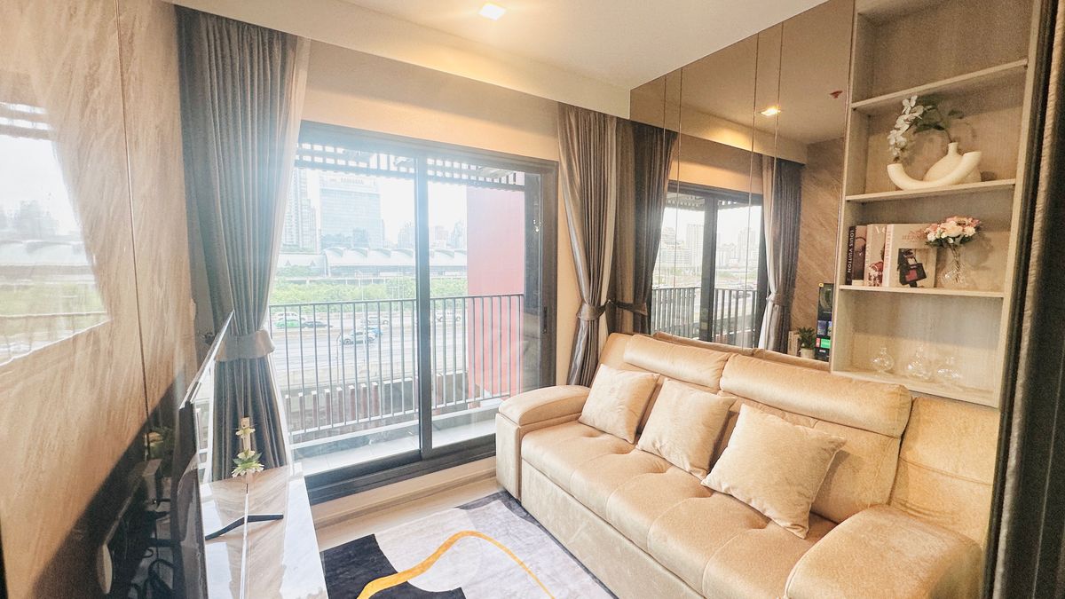 For RentCondoRama9, Petchburi, RCA : (For Rent) Life Asoke Hype only 300 meters from MRT Rama 9