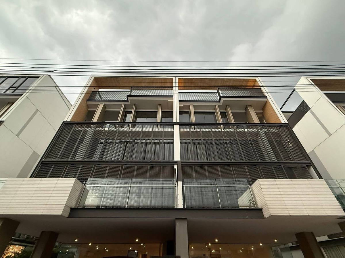 โฮมออฟฟิศพระราม 9 เพชรบุรีตัดใหม่ RCA : 🔥 ให้เช่า The Element Rama 9 (拉玛九商住两用房) โฮมออฟฟิศหรู 5 ชั้น พระราม 9 พร้อมลิฟและที่จอดรถ 6 คัน 