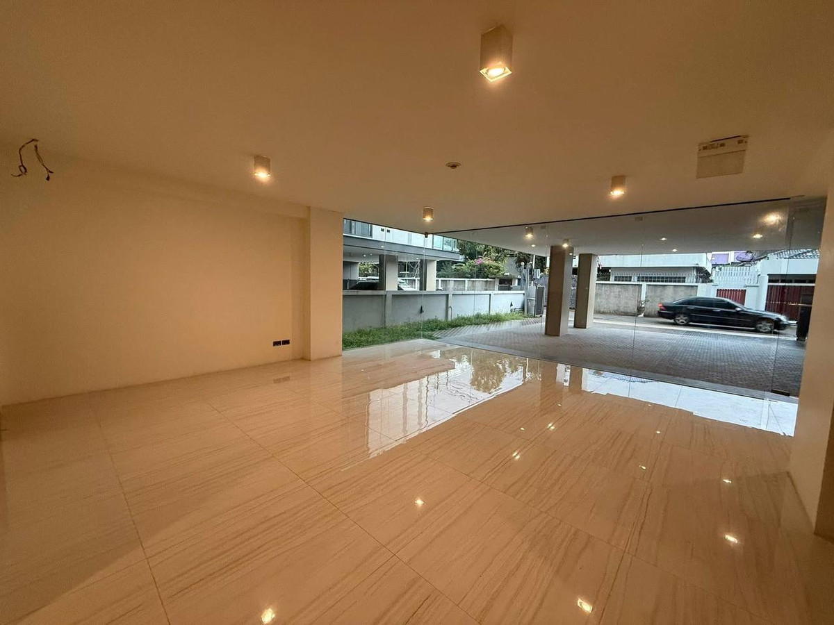 โฮมออฟฟิศพระราม 9 เพชรบุรีตัดใหม่ RCA : 🔥 ให้เช่า The Element Rama 9 (拉玛九商住两用房) โฮมออฟฟิศหรู 5 ชั้น พระราม 9 พร้อมลิฟและที่จอดรถ 6 คัน 