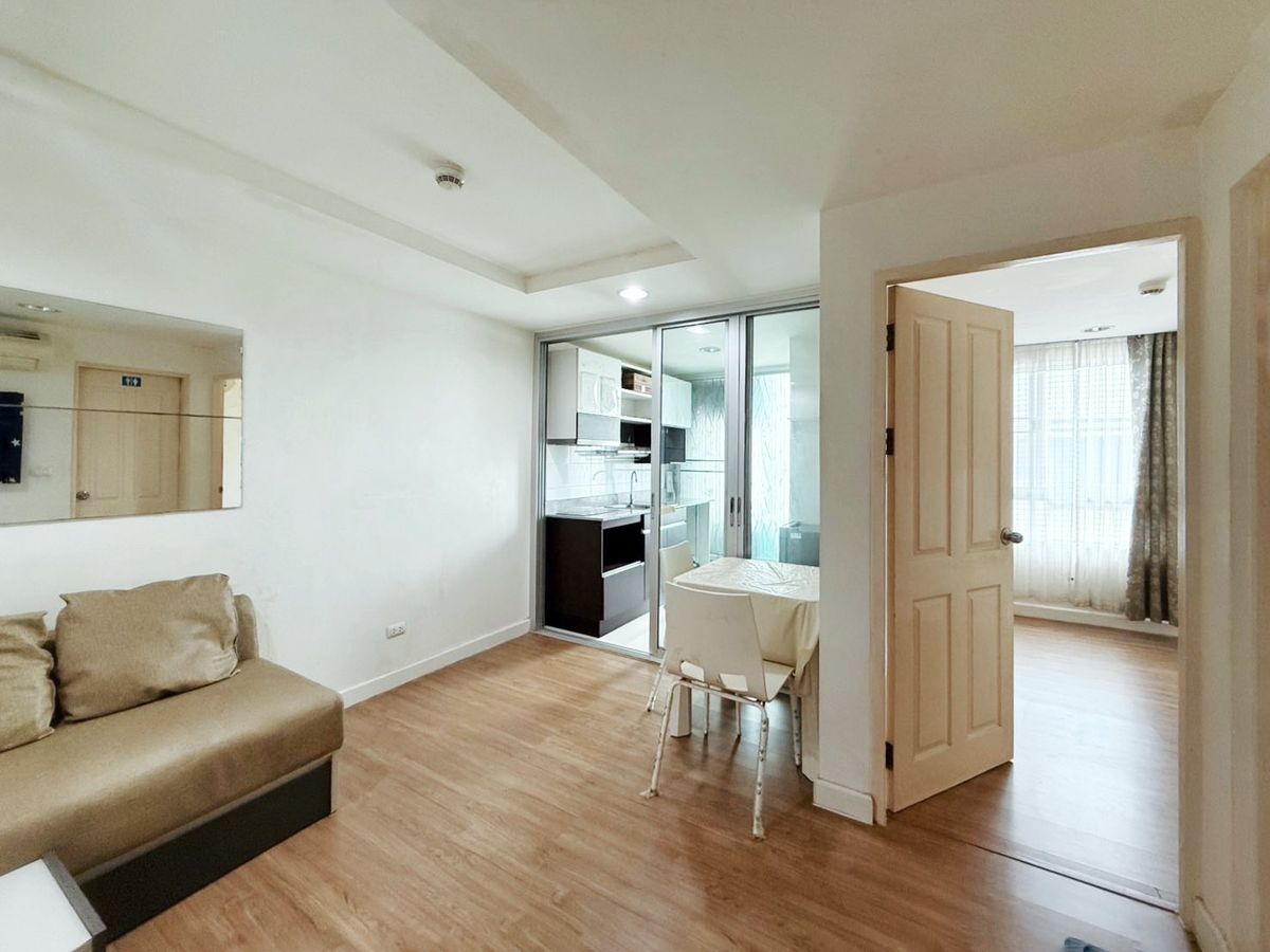 For SaleCondoRatchadapisek, Huaikwang, Suttisan : ⭐️ For [ Sale ] - [ The Kris 6 ] / Fully furnished 1 Bedroom 1 Bath. Surrounded by shopping malls and supermarkets in Ratchada. Close to MRT Suttisarn and Huai Khwang. ONLY 2.4mTHB!!!