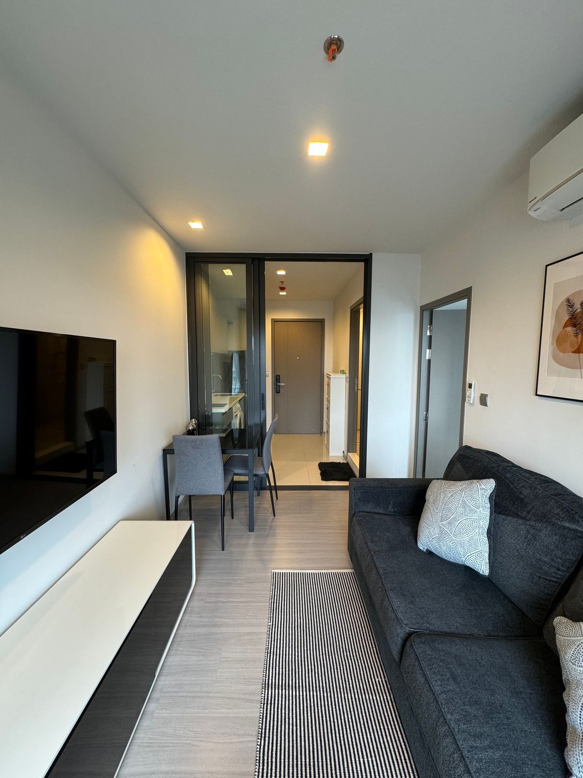 For RentCondoRama9, Petchburi, RCA : 🌿 ✨ Life Asoke Hype ✨🌿 1 BED 1 Bath, RENTAL 24,000 BAHT