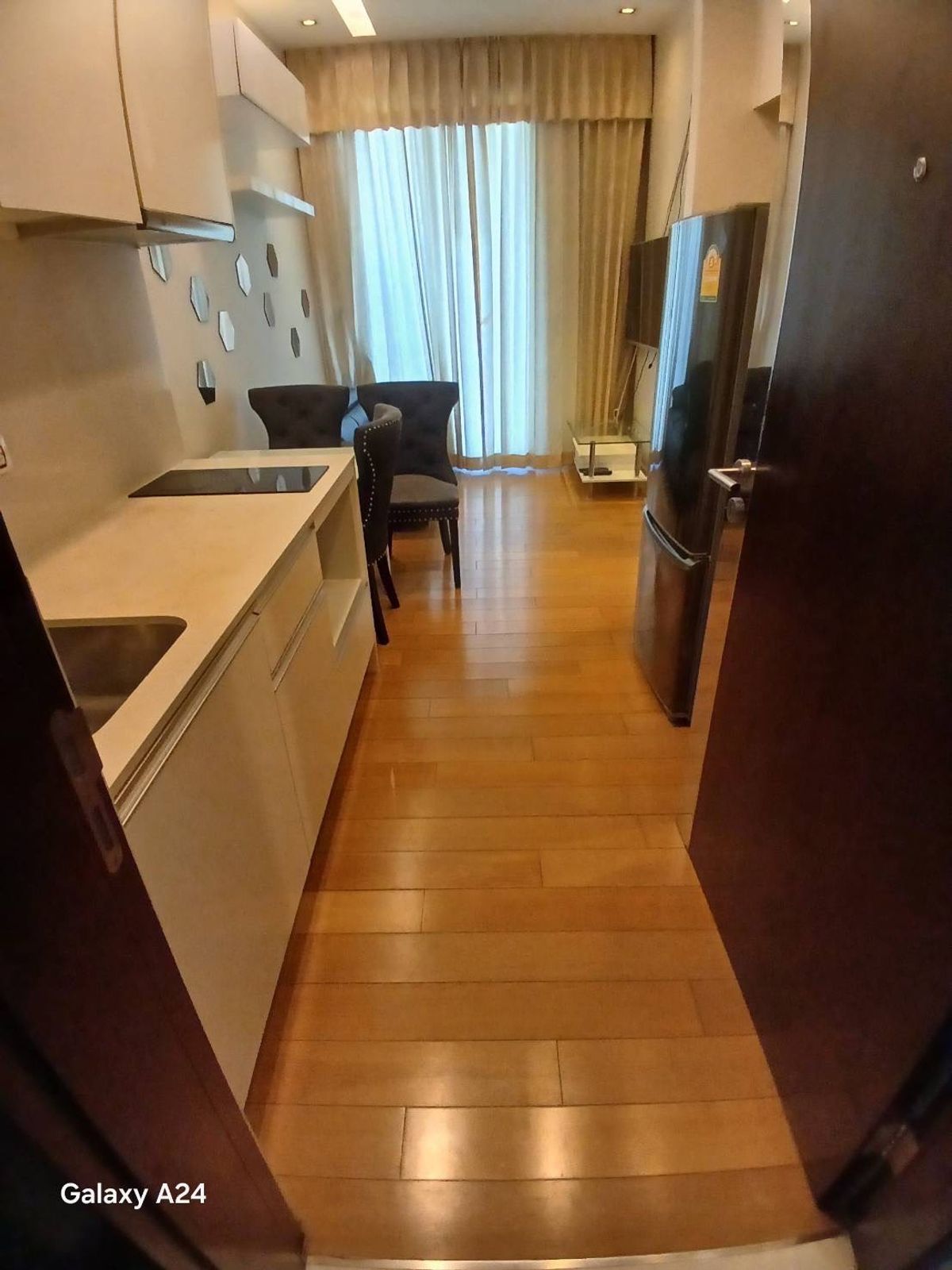 For SaleCondoLadprao, Central Ladprao : Much cheaper than the market. Equinox PHALL-VIPHA views, furniture, complete electrical appliances.