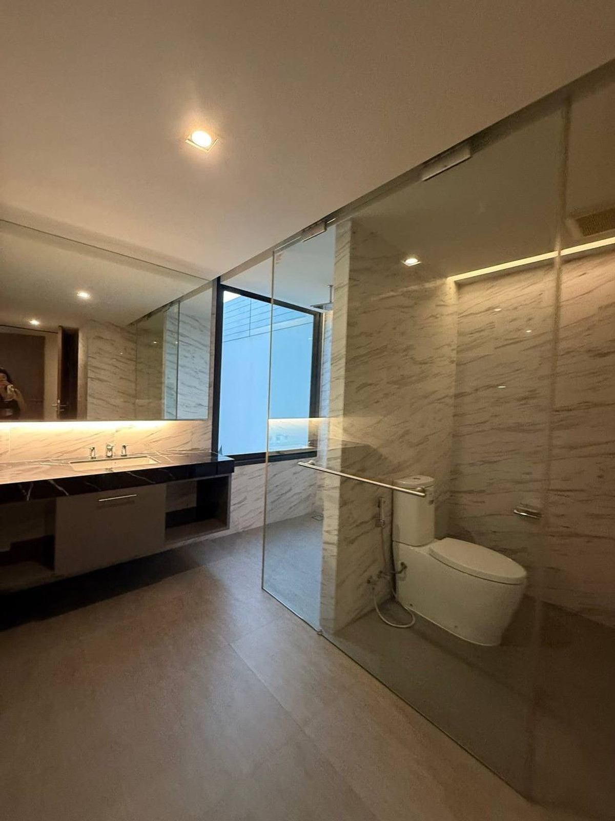 โฮมออฟฟิศพระราม 9 เพชรบุรีตัดใหม่ RCA : 🔥 ให้เช่า The Element Rama 9 (拉玛九商住两用房) โฮมออฟฟิศหรู 5 ชั้น พระราม 9 พร้อมลิฟและที่จอดรถ 6 คัน 