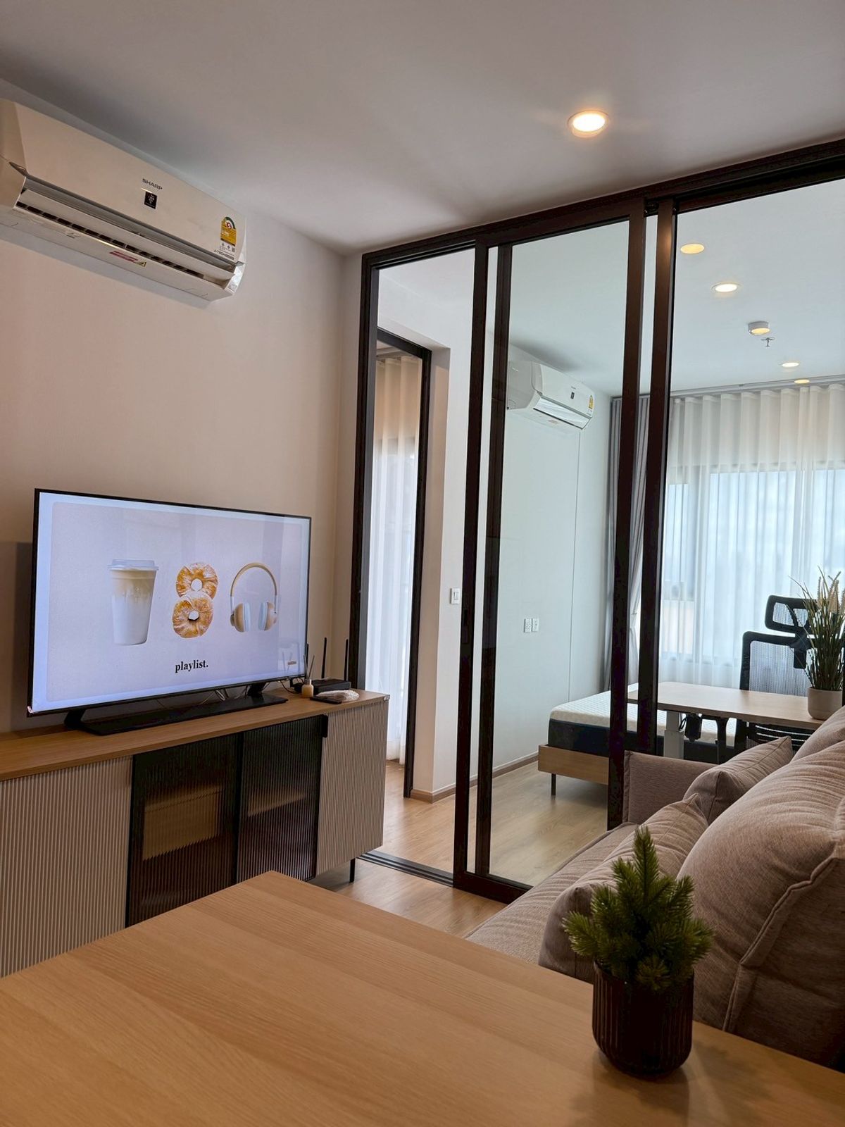 For RentCondoKhlongtoei, Kluaynamthai : (For Rent) Life Rama 4 - Asoke, near MRT, Queen Sirikit National Convention Center