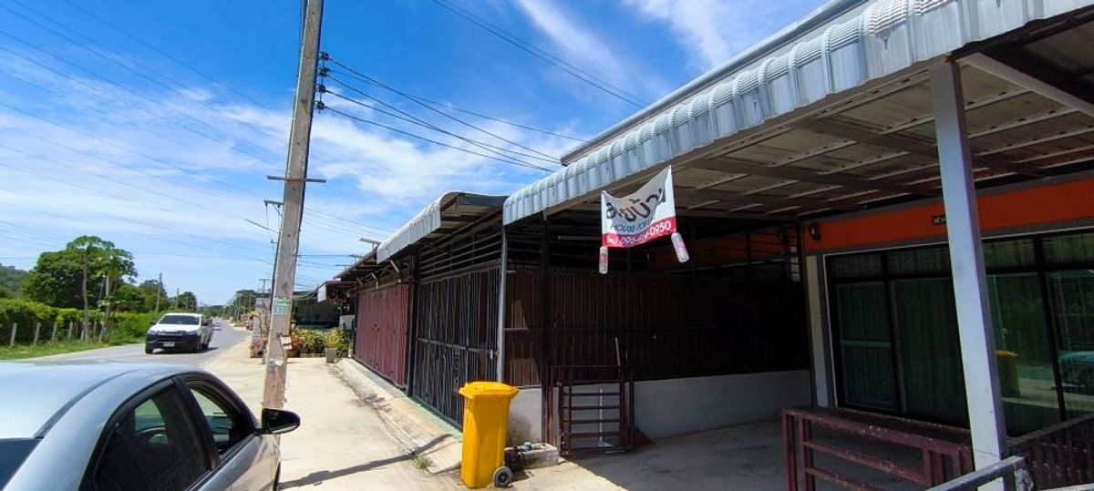 For SaleShop HouseHuahin, Prachuap Khiri Khan, Pran Buri : 1 storey commercial building for sale with tenants Ban Klang Muang Hua Hin Project 88 Good location, convenient to travel near Hua Hin Kindergarten