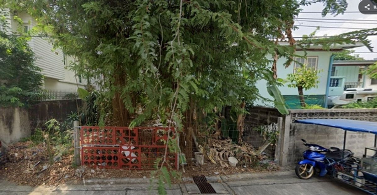 For SaleLandChokchai 4, Ladprao 71, Ladprao 48, : 42 square meters of land for sale.