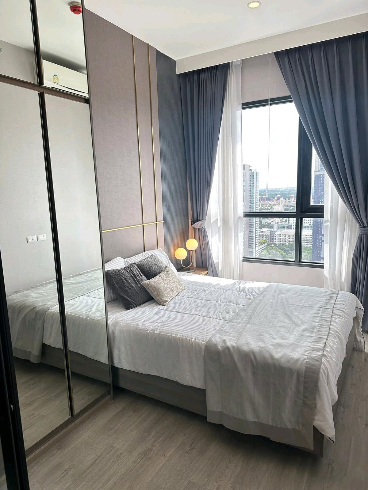 ให้เช่าคอนโดอ่อนนุช อุดมสุข : 🏢 Knightsbridge Prime Onnut
(ไนท์บริดจ์ ไพร์ม อ่อนนุช)
🛏️ 1 ห้องนอน 1 ห้องน้ำ 1 ห้องนั่งเล่น | 27 ตร.ม. | ชั้น 33 วิวโค้งแม่น้ำ
💵 ค่าเช่า 20,000 บาท/เดือน
📑 สัญญาขั้นต่ำ 1 ปี | มัดจำ 2 เดือน + ล่วงหน้า 1 เดือน