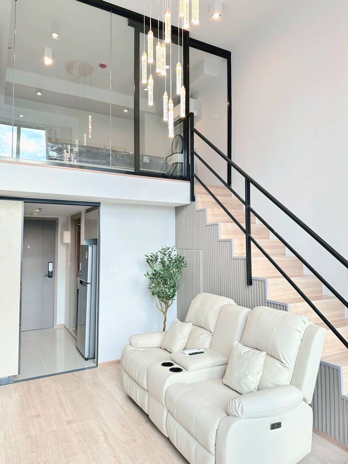 For RentCondoRama9, Petchburi, RCA : 🔥 (Rental) only one room!