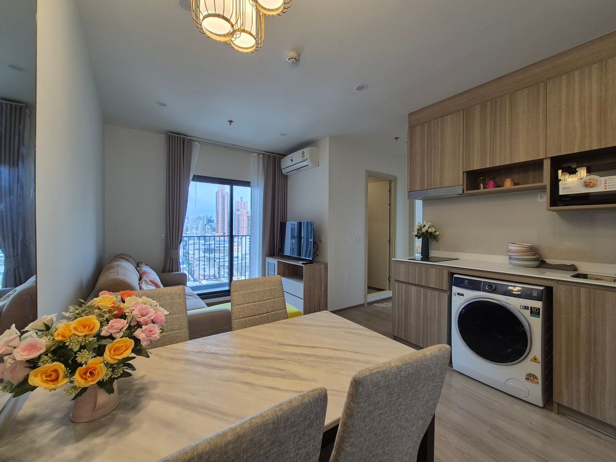 For RentCondoKhlongtoei, Kluaynamthai : For rent Life rama4- Asoke 2 bedroom highfloor ready to move in