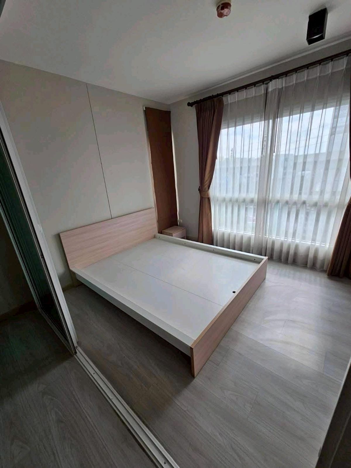 For RentCondoVipawadee, Don Mueang, Lak Si : Brand new room! There has never been a complete user of electrical appliances. Next to the Skytrain Station 🚆 only 30 meters