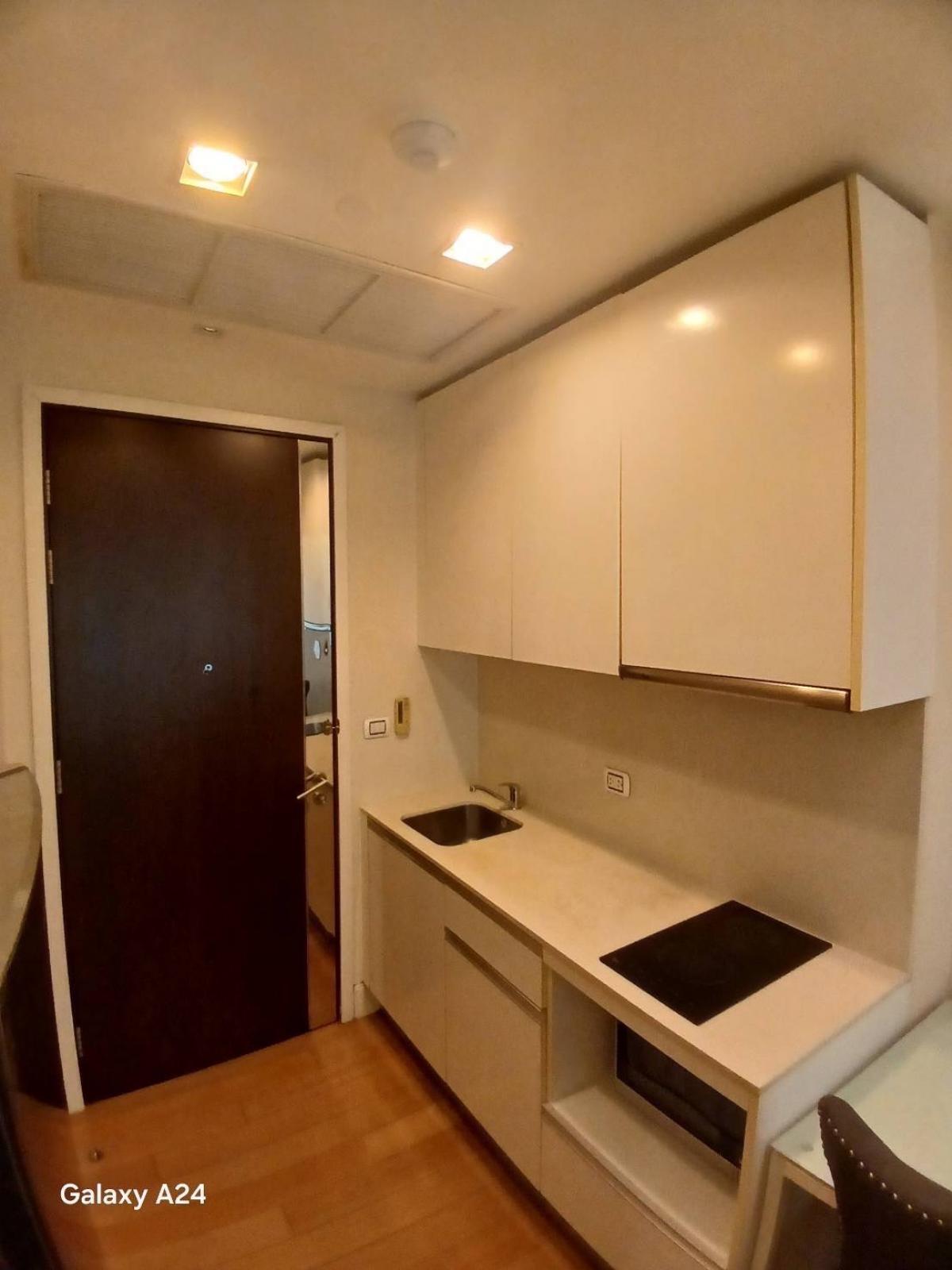 For SaleCondoLadprao, Central Ladprao : Luxury condo 31 sq.m. in the heart of Mo ChitNear BTS/MRT Mo Chit, special price 2.6 million!