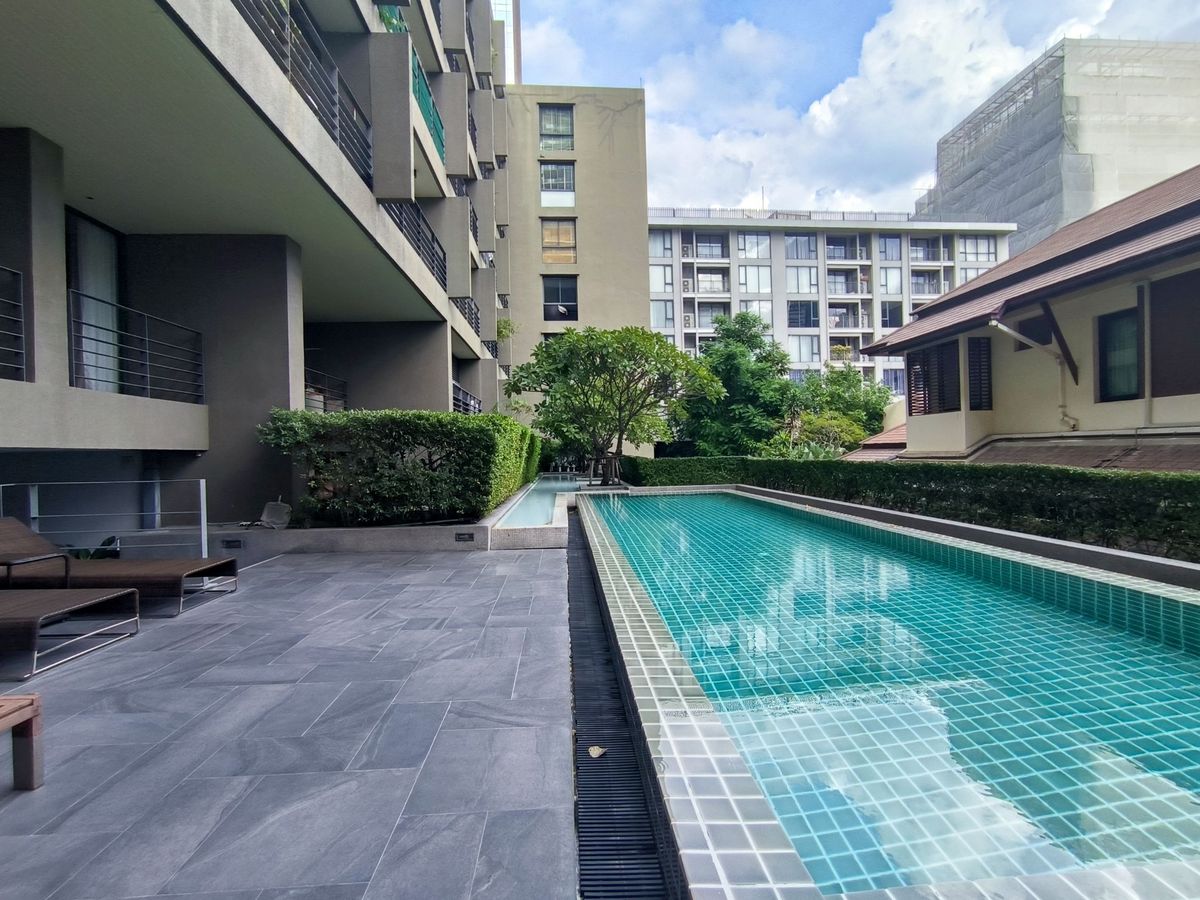 For SaleCondoWitthayu, Chidlom, Langsuan, Ploenchit : Noble Ambience Sarasin Condo for Sale 78 sqm. Near Lum and BTS.