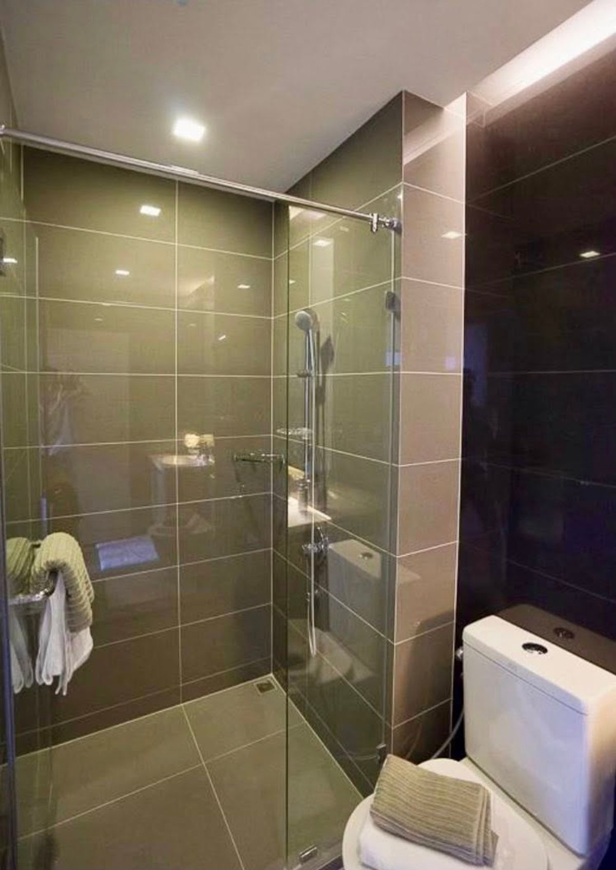 CondoSukhumvit, Asoke, Thonglor : Condo M Thonglor 10 is convenient to travel near the BTS Skytrain. There is a beautiful shuttle room, complete furniture.