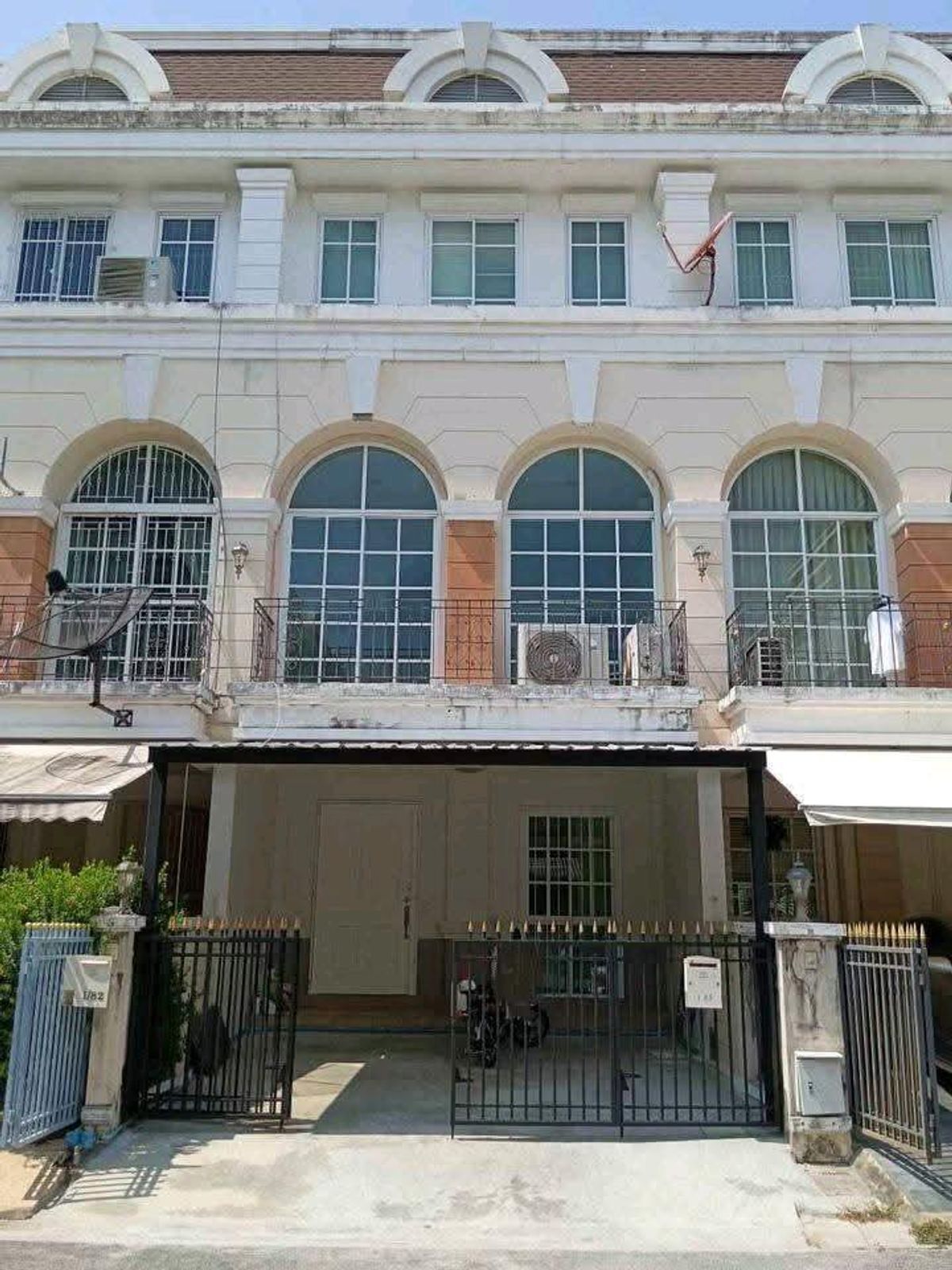 For RentTownhomeRamkhamhaeng, Hua Mak : For Rent Plus City Park Rama 9