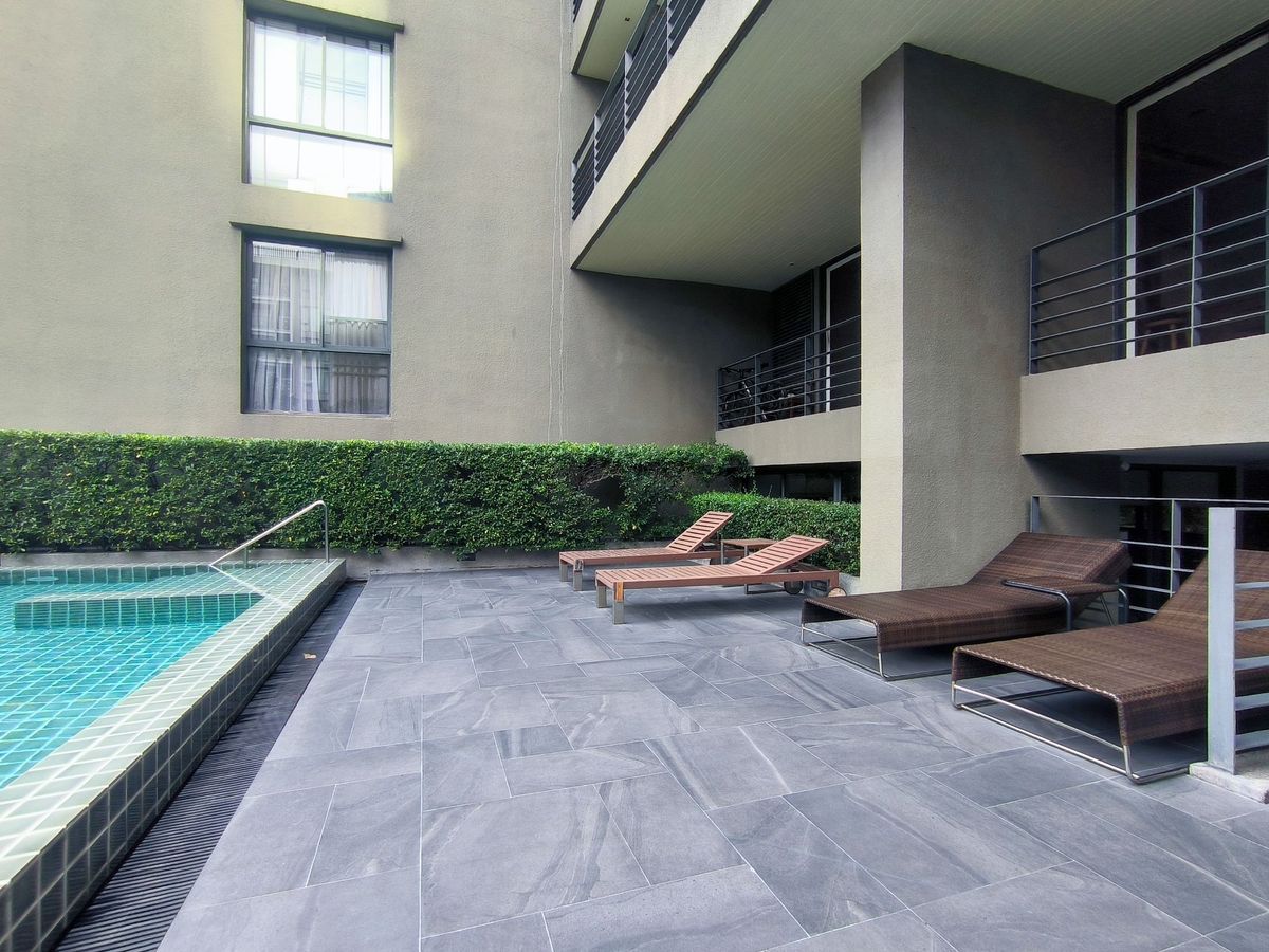 For SaleCondoWitthayu, Chidlom, Langsuan, Ploenchit : Noble Ambience Sarasin Condo for Sale 78 sqm. Near Lum and BTS.