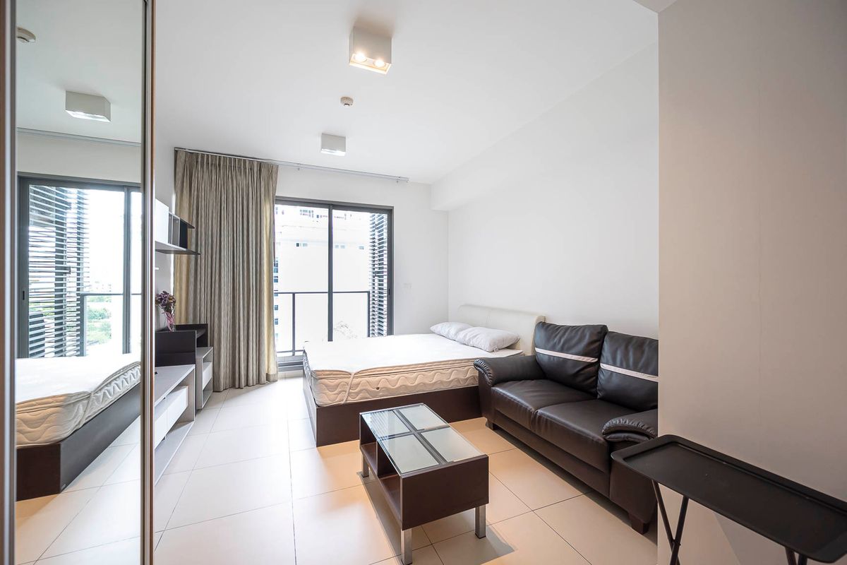 ให้เช่าคอนโดสุขุมวิท อโศก ทองหล่อ : The Lofts Ekkamai : 1 ห้องนอน ใจกลางเมือง