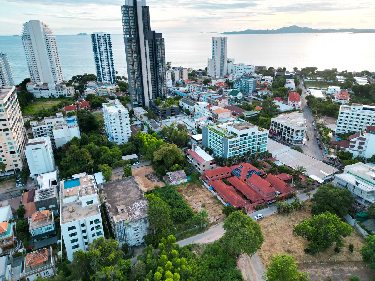 For SaleLandPattaya, Bangsaen, Chonburi : 2 land work, Soi Khao Phra Palace Near the Pattaya sea (sell), Land 2 NGAN Soi Khao Phra Tamnak Near Pattaya Beach (For Sale) MN053