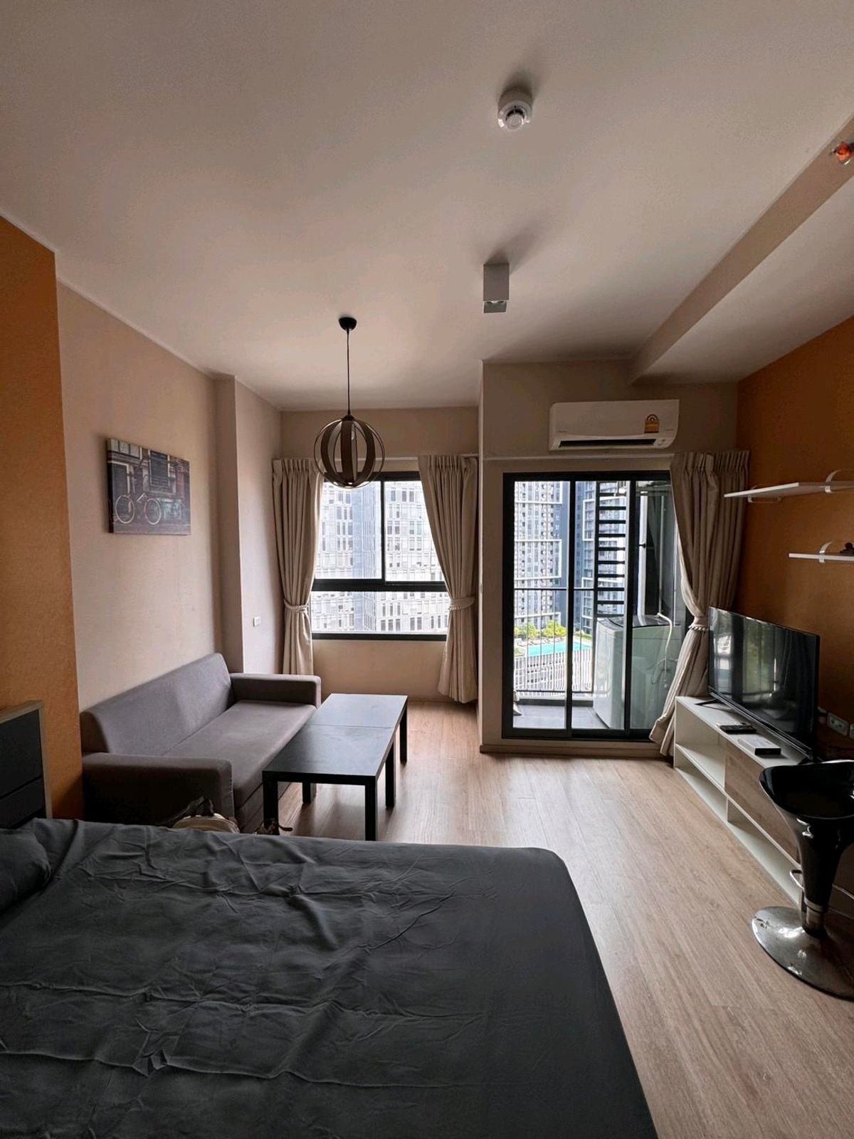 ให้เช่าคอนโดพระราม 9 เพชรบุรีตัดใหม่ RCA : For RENT : Ideo New Rama 9, Studio 1 bathroom
Size 26 sqm.
18th floor
Unblocked view 
