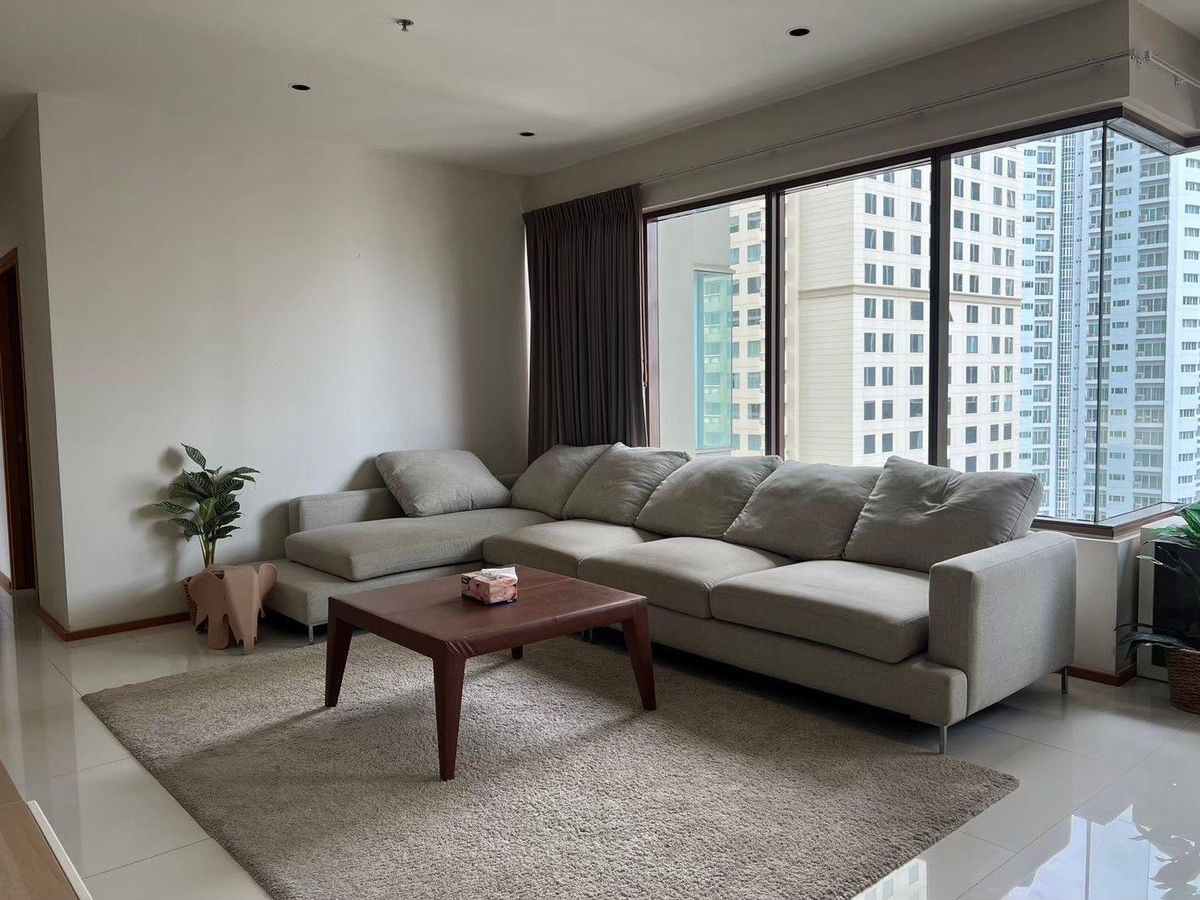 ให้เช่าคอนโดสาทร นราธิวาส : ให้เช่า คอนโด  The Empire Place  ใกล้ BTS ช่องนนทรี  320 เมตร