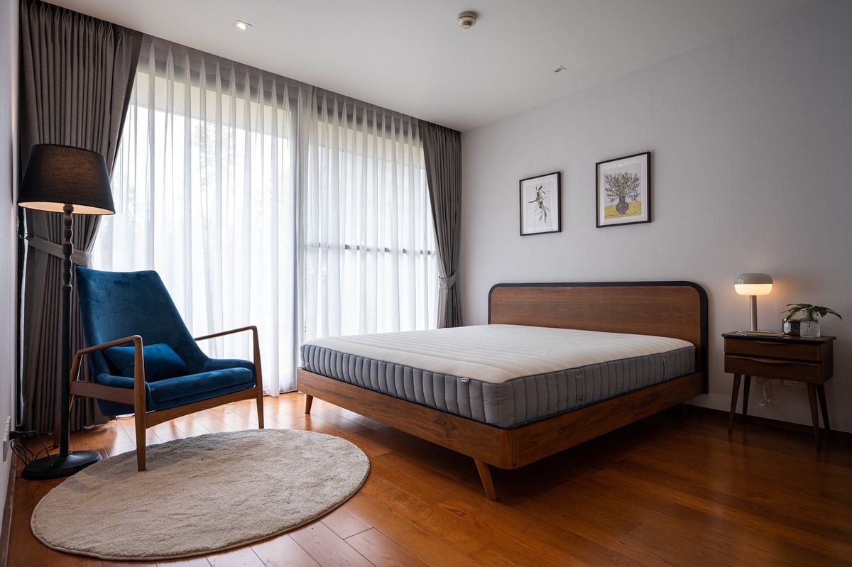 For SaleCondoWitthayu, Chidlom, Langsuan, Ploenchit : Noble Ambience Sarasin Condo for Sale 78 sqm. Near Lum and BTS.