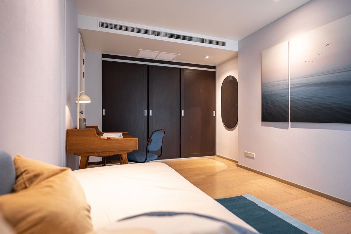 For SaleCondoWitthayu, Chidlom, Langsuan, Ploenchit : Noble Ambience Sarasin Condo for Sale 78 sqm. Near Lum and BTS.