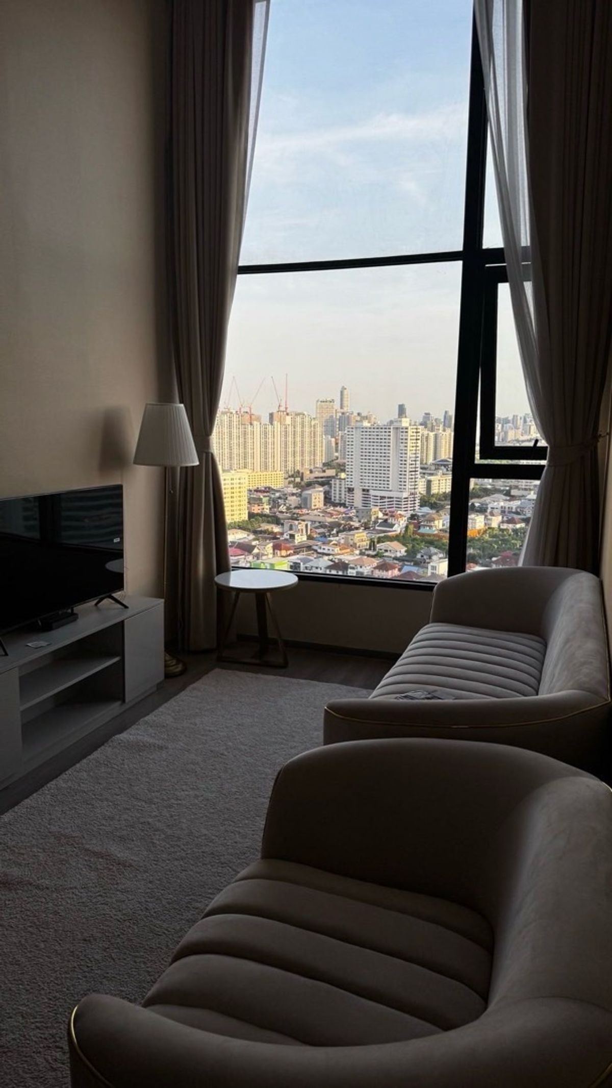 ให้เช่าคอนโดรัชดา ห้วยขวาง : 🔅For Rent -  Soho Bangkok Ratchada - คอนโดหรู Duplex 2 ชั้น✨2 ห้องนอน 1 ห้องน้ำ ราคาดีที่สุดตอนนี้‼️