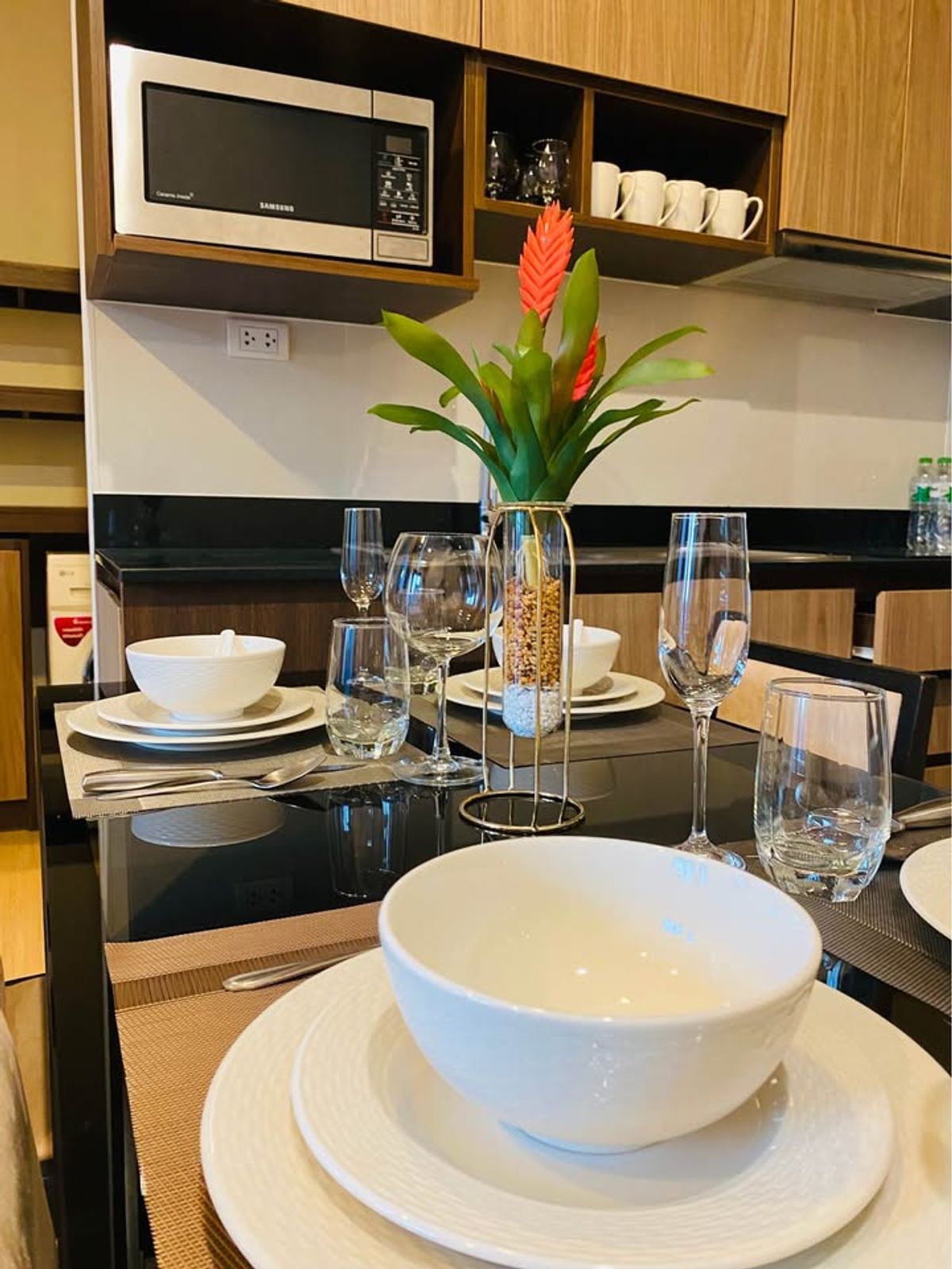 คอนโดพระราม 9 เพชรบุรีตัดใหม่ RCA : คอนโด The Capital Ekamai - Thonglor เดินทางสะดวก ใกล้รถไฟฟ้าบีทีเอส มีรถรับส่ง ห้องสวย เฟอร์นิจอร์ครบ พร้อมอยู่