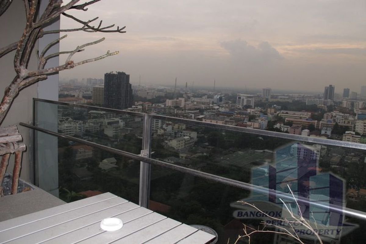 ให้เช่าคอนโดสาทร นราธิวาส : 2 ห้องนอนพร้อมมุมมองแม่น้ำที่คอนโด Met, Sathorn ให้เช่า/ ขาย