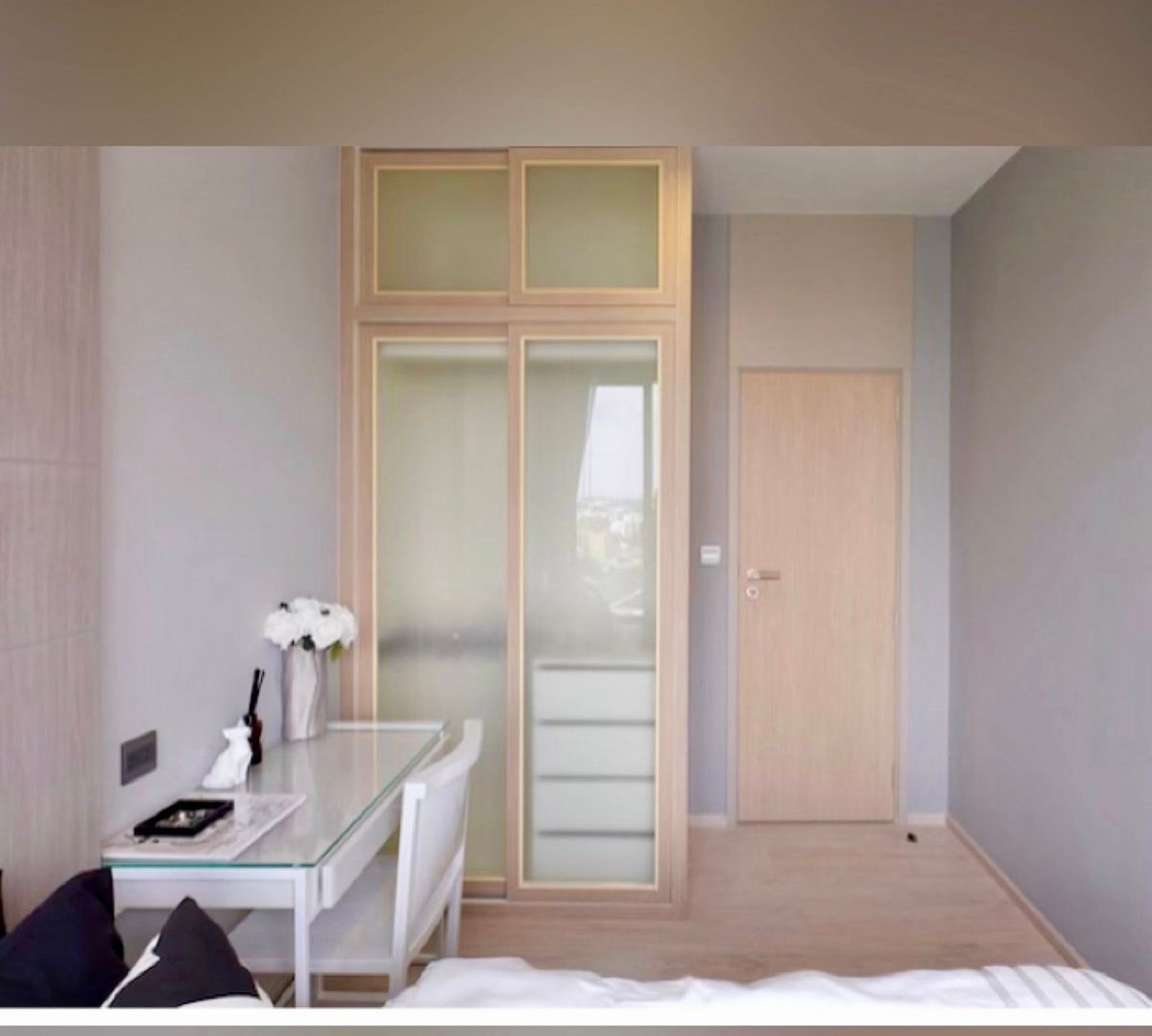 CondoSukhumvit, Asoke, Thonglor : Condo M Thonglor 10 is convenient to travel near the BTS Skytrain. There is a beautiful shuttle room, complete furniture.