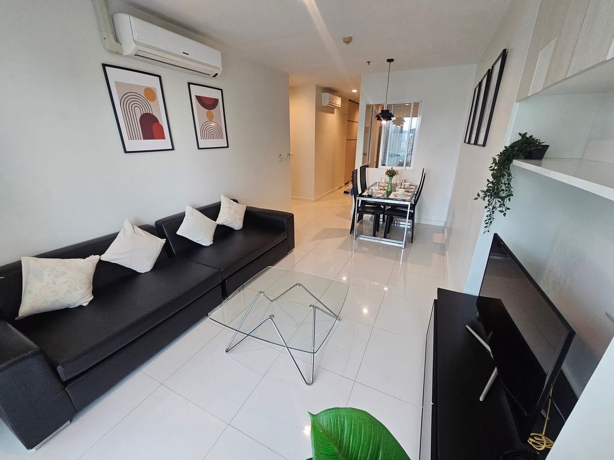 For RentCondoOnnut, Udomsuk : Condo for rent, The Bloom Condo Sukhumvit 71, 3 bedrooms next to the Phra Khanong BTS.